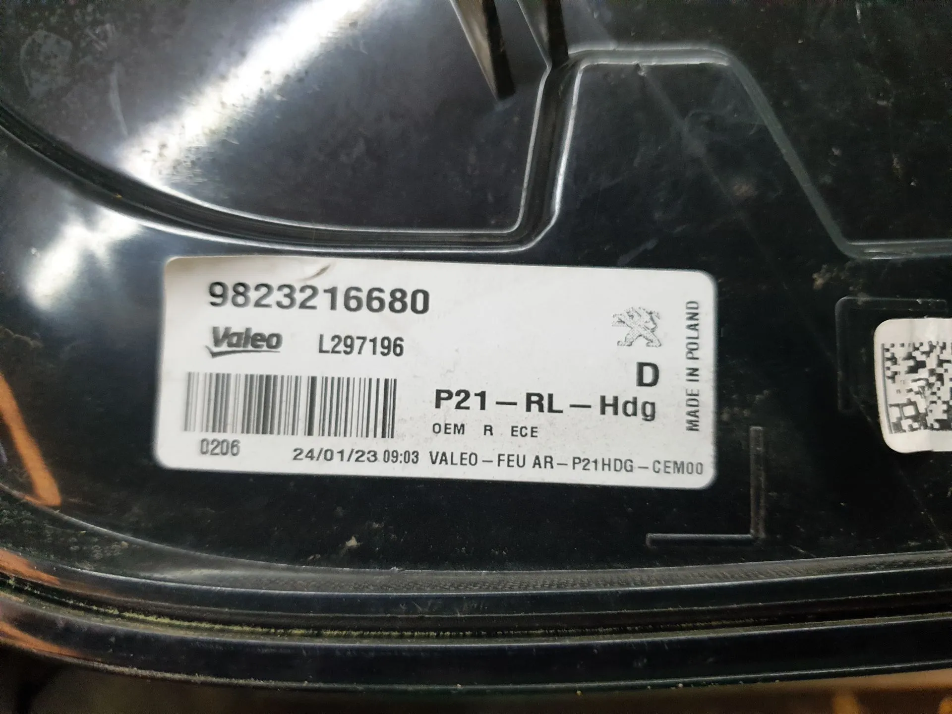 Feu arrière Droite PEUGEOT 208 II Imagem-5