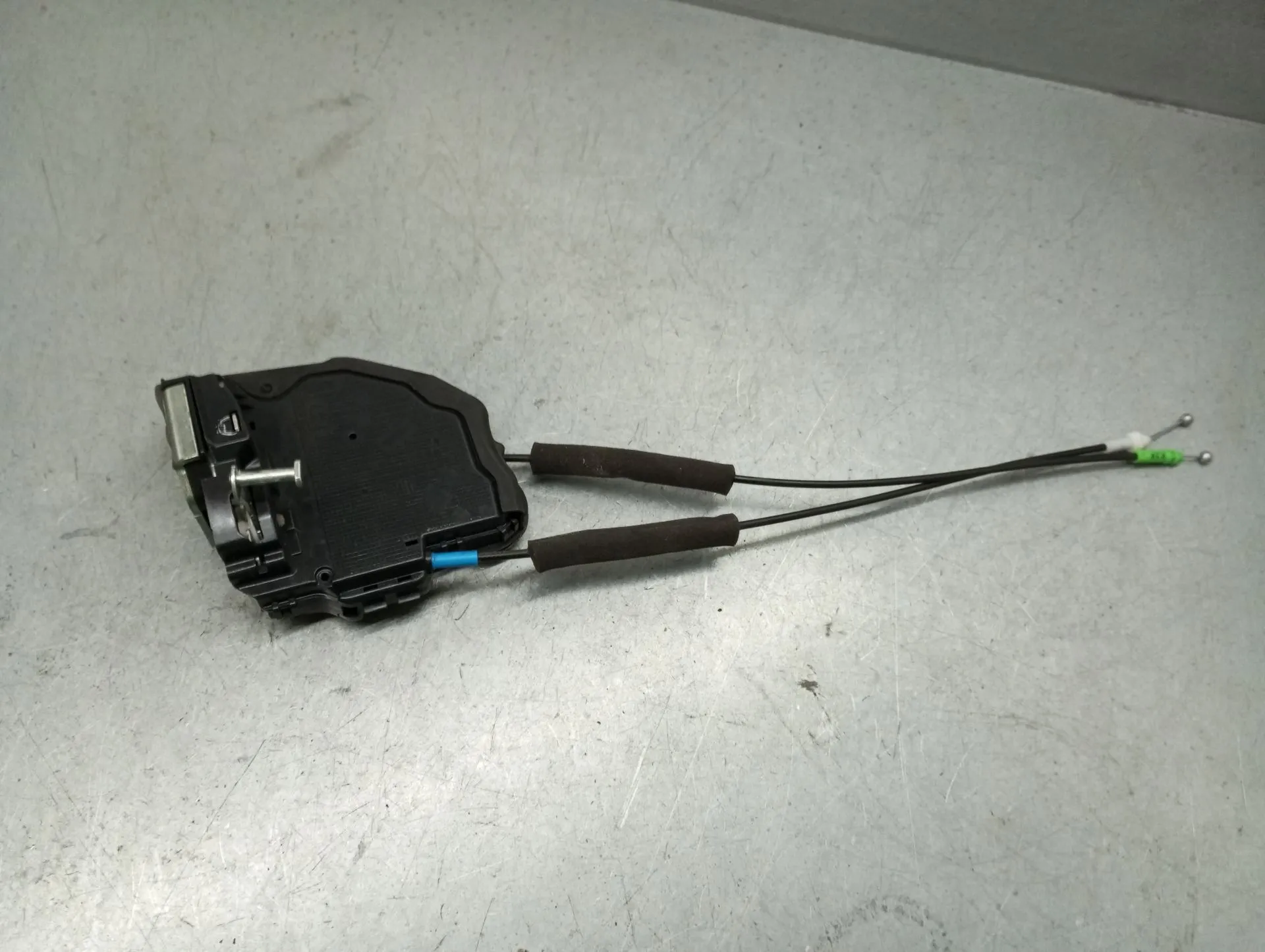 Fechadura / fecho porta trás direito TOYOTA Corolla Touring Sports (_E21_) Imagem-1