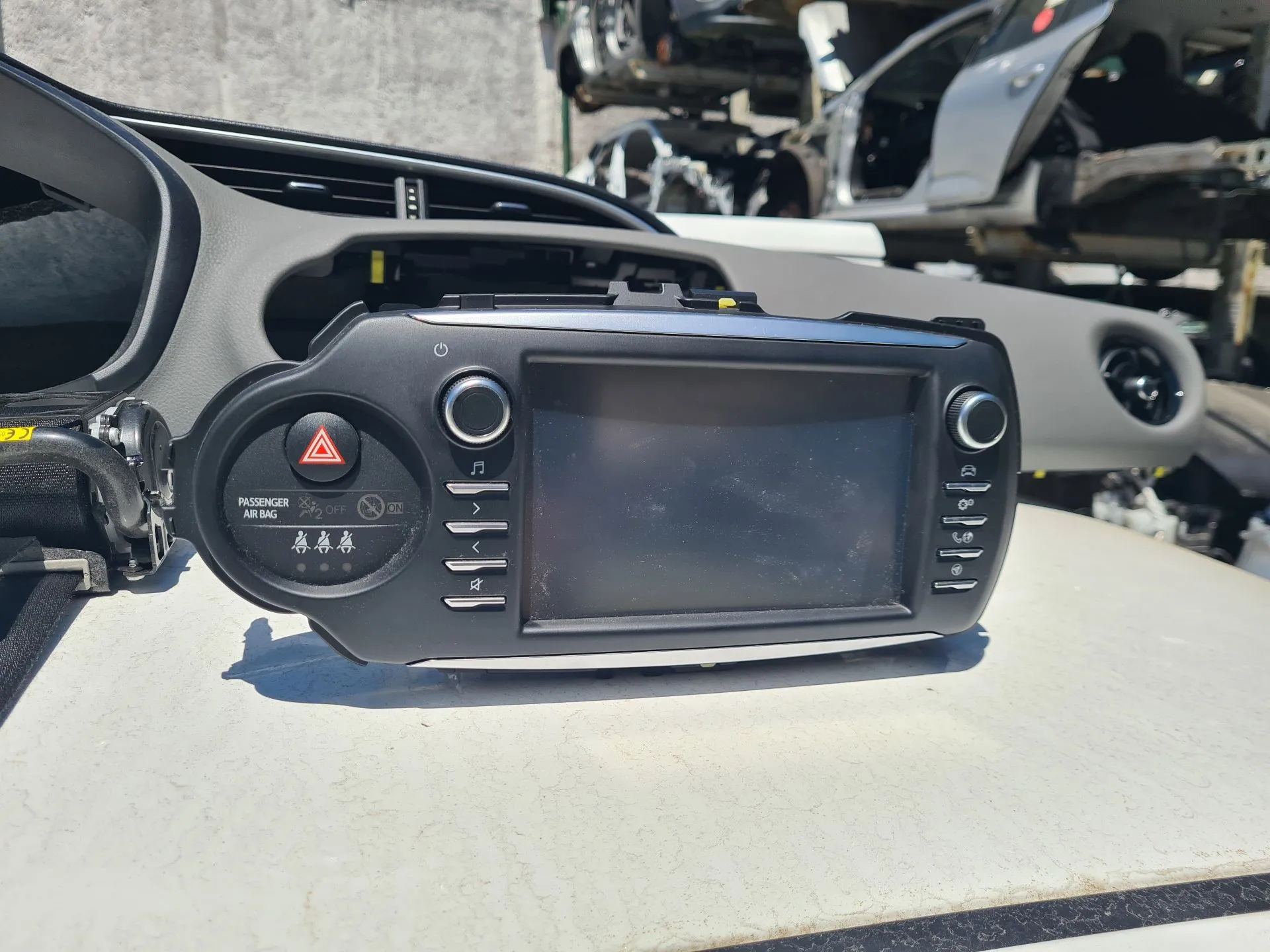 Car radio TOYOTA Yaris (_P13_)
