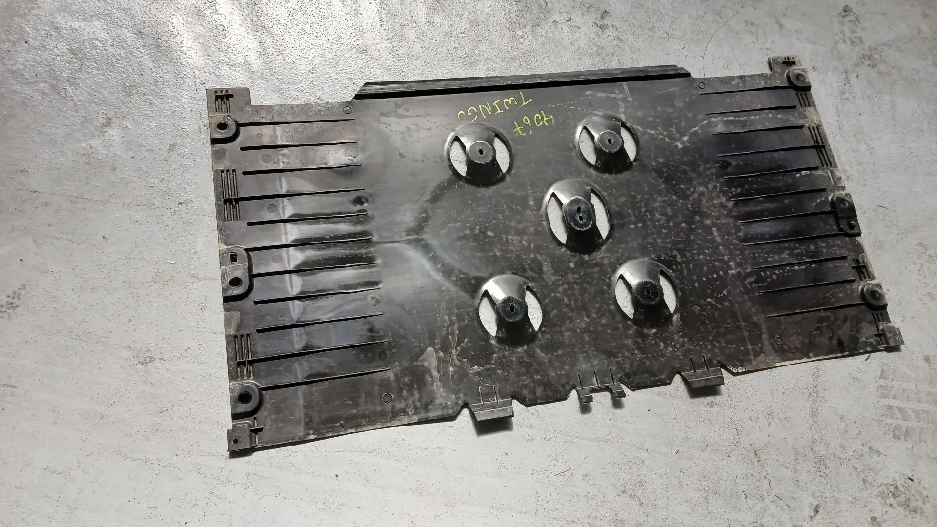 Engine underbody shielding RENAULT Twingo III (BCM_)