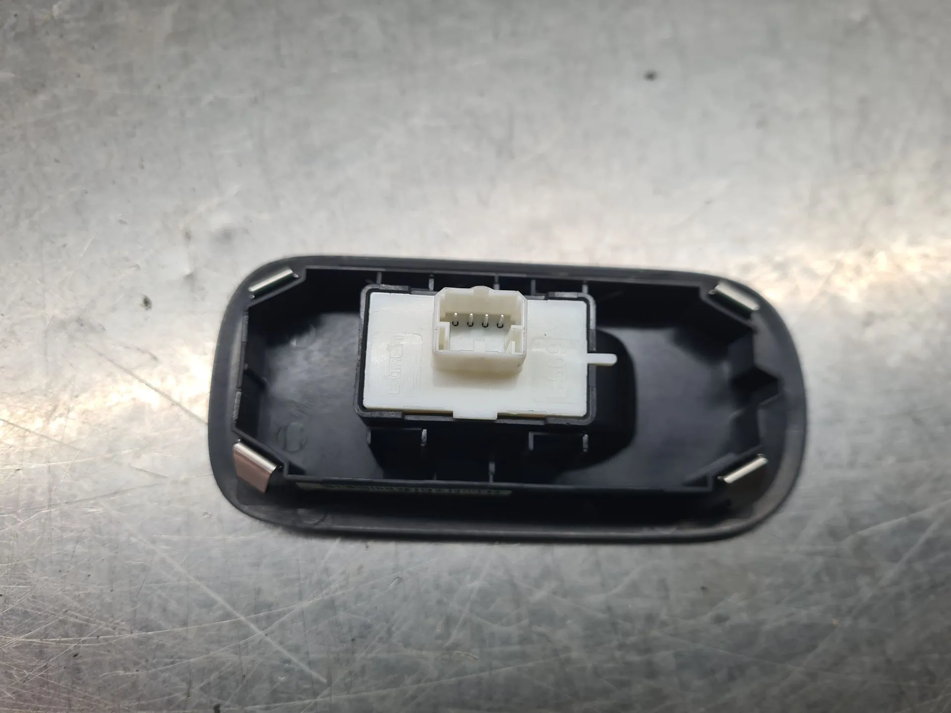 Mando / interruptor elevalunas delantero derecho ABARTH 500E Imagem-1