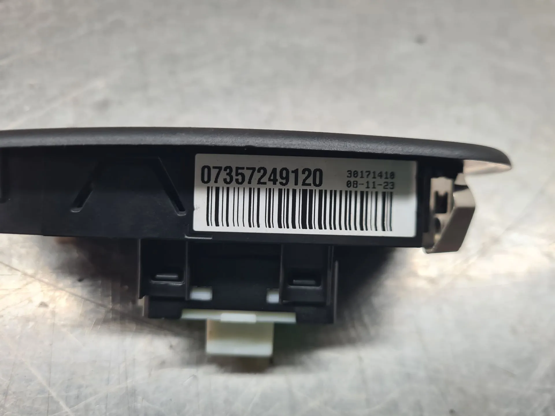 Mando / interruptor elevalunas delantero derecho ABARTH 500E Imagem-2