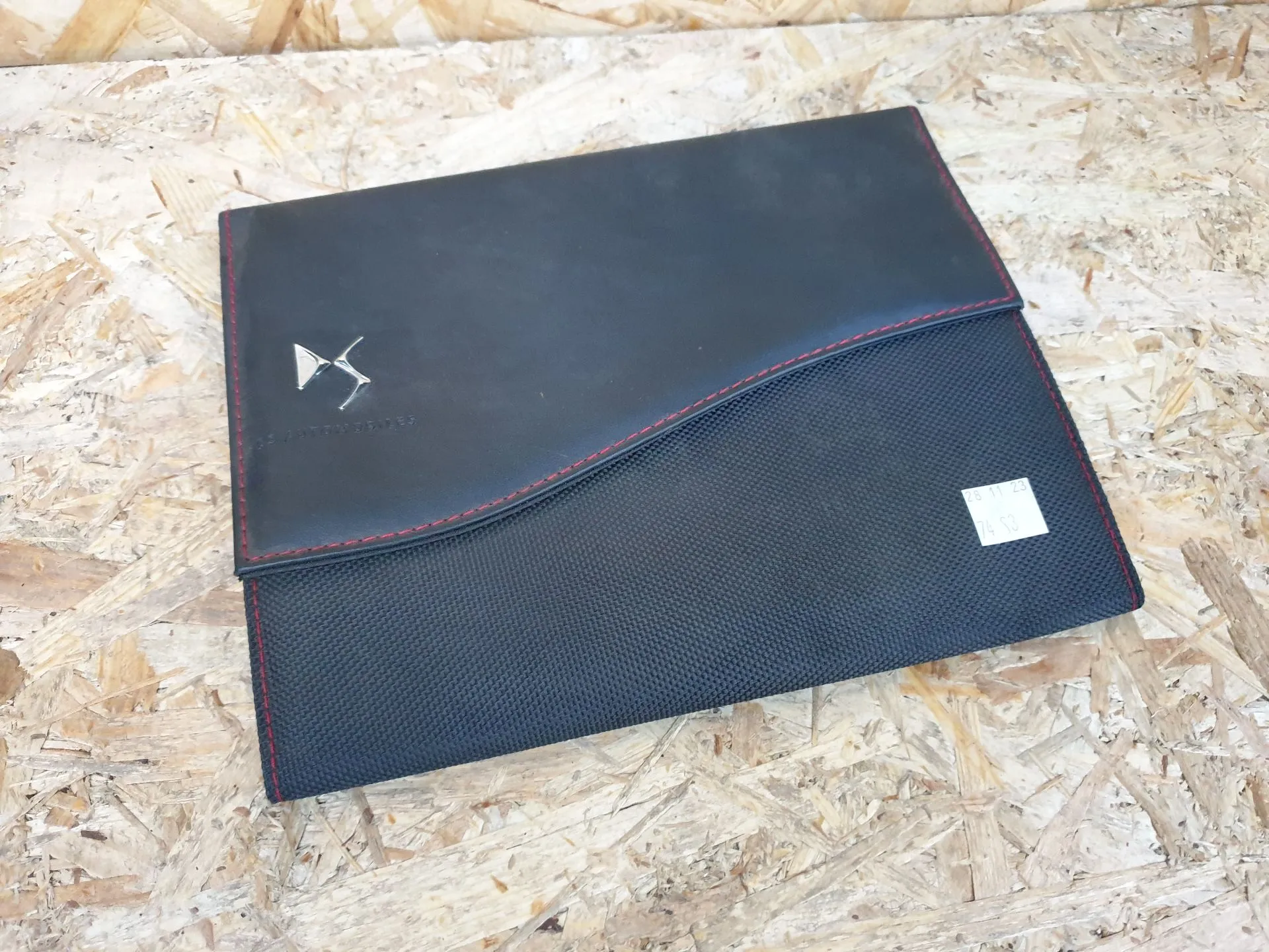 Bolsa con manual del usuario del vehículo DS DS3 Crossback Imagem-0