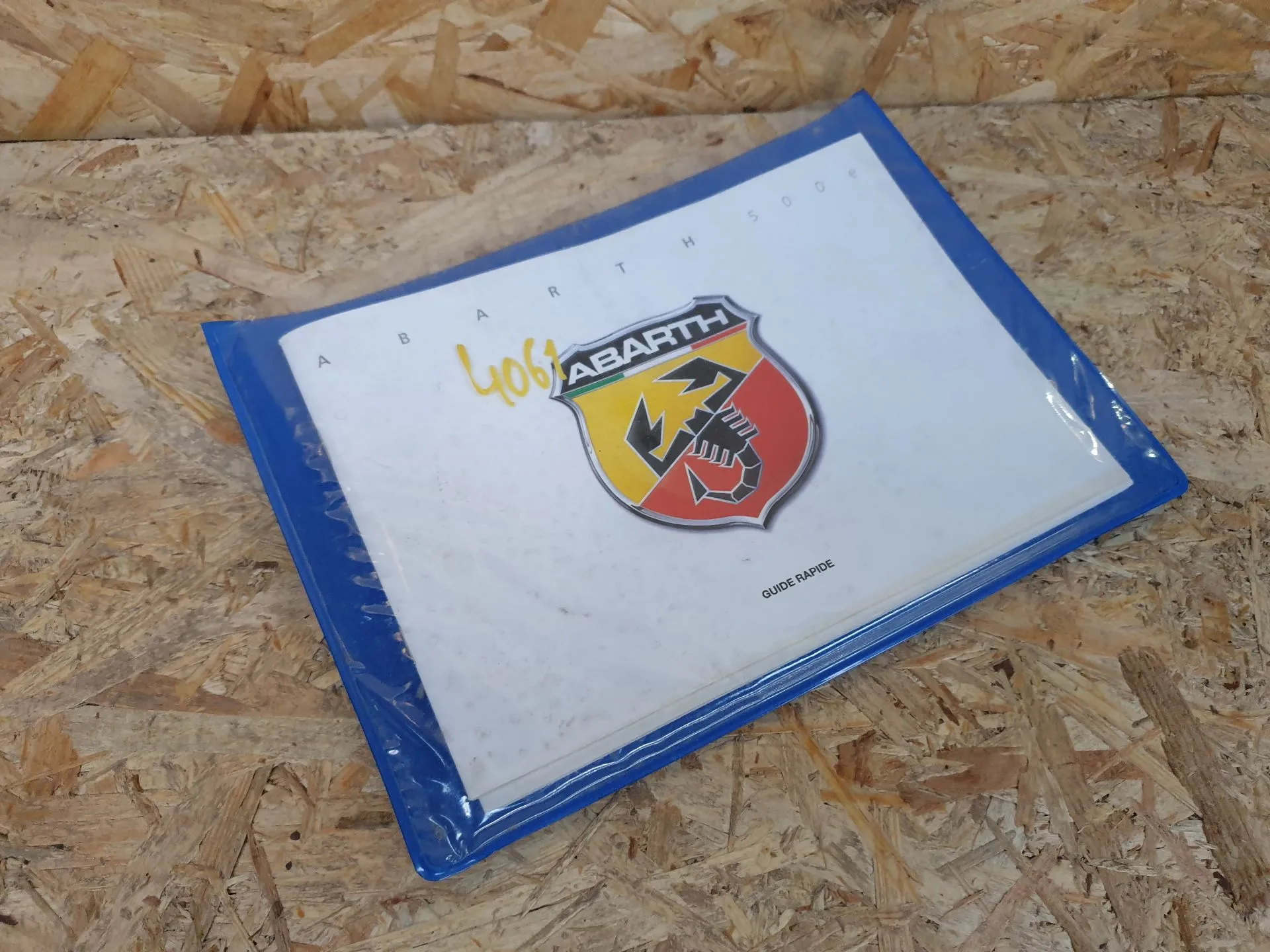 Borsa con manuale dell’utente del veicolo ABARTH 500E