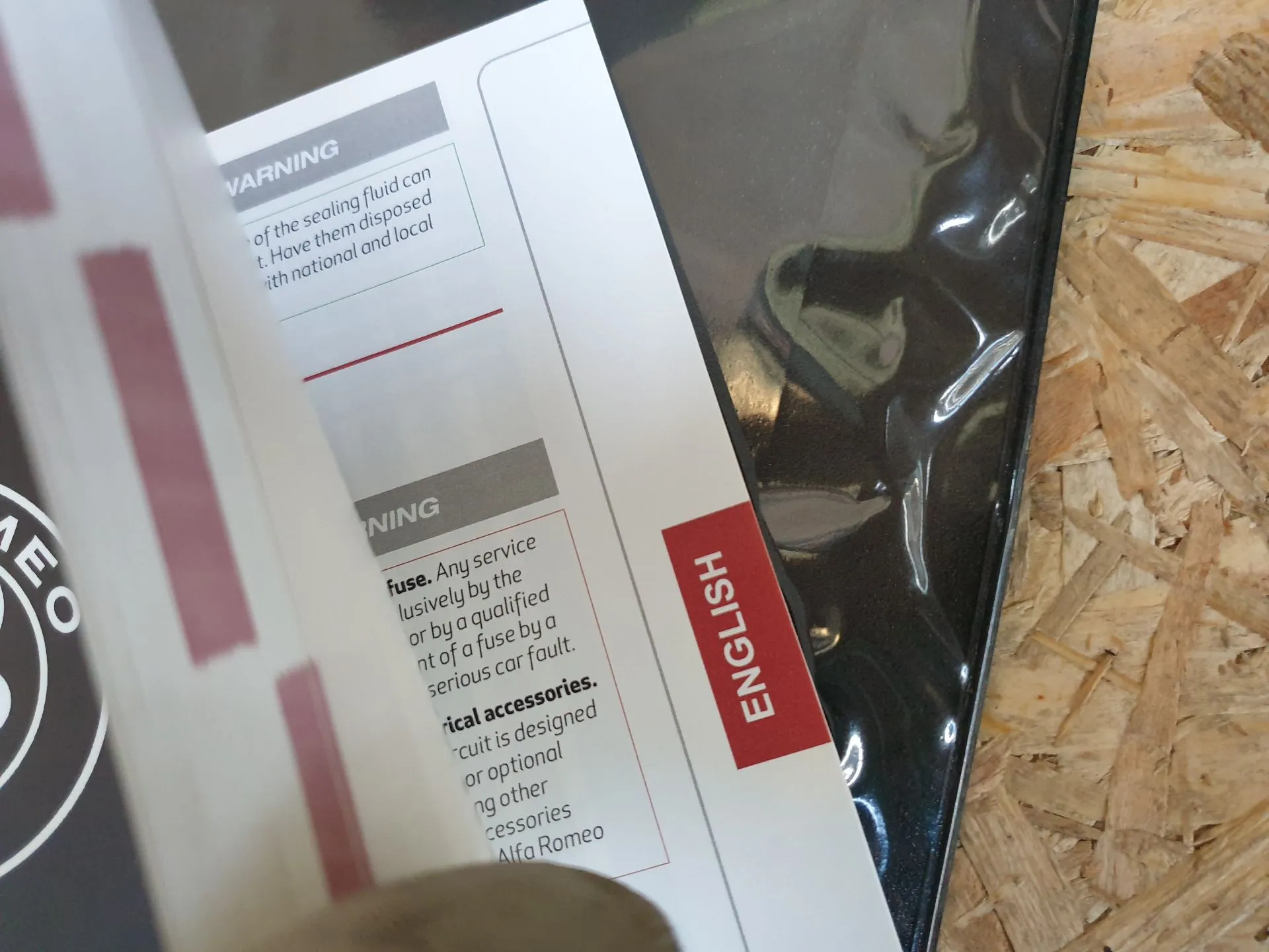 Bag with vehicle owner's manual ALFA ROMEO Tonale (965_) Imagem-4