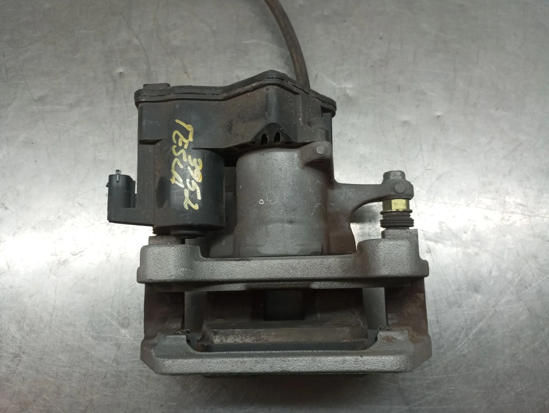 Right rear Brake Caliper TESLA Model Y (5YJY)