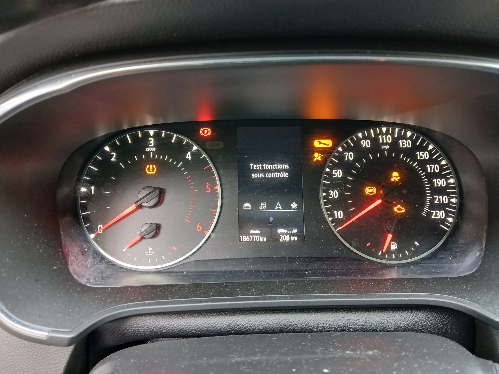 Instrument cluster RENAULT Megane IV (B9A/M_)