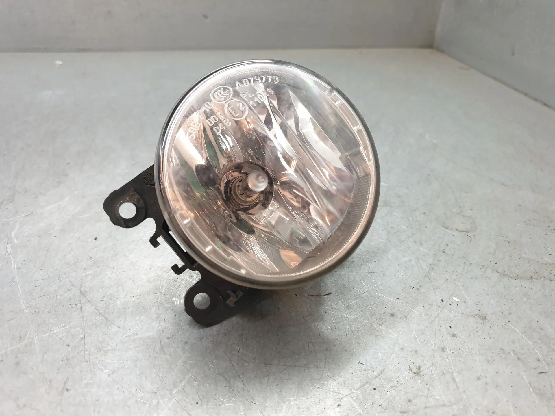 Feu antibrouillard Avant Droite RENAULT Twingo III (BCM_)