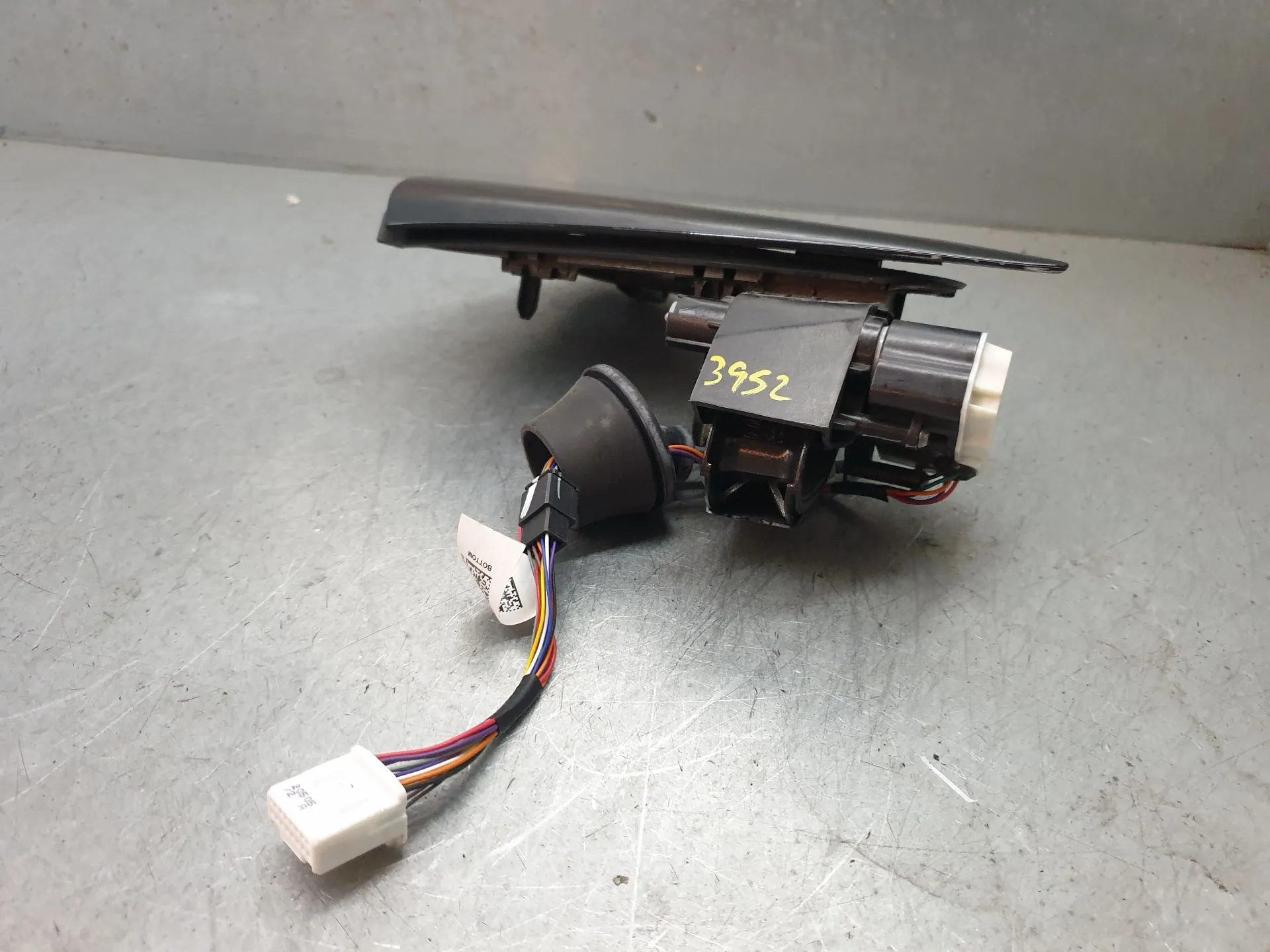 Fuel tank cap TESLA Model Y (5YJY) Imagem-3