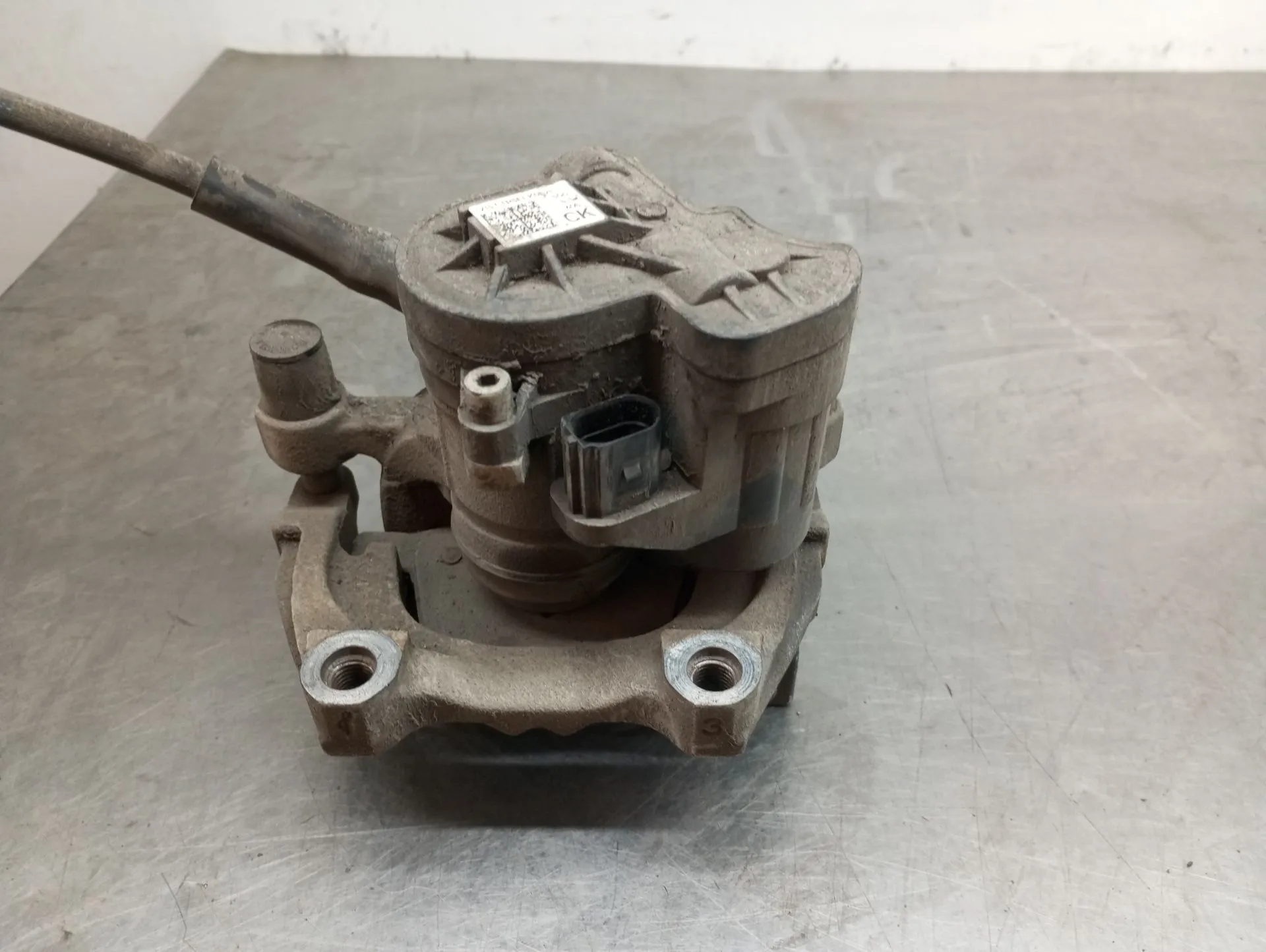 Pinza freno posteriore destra VOLKSWAGEN Golf VII (5G1, BQ1, BE1, BE2)