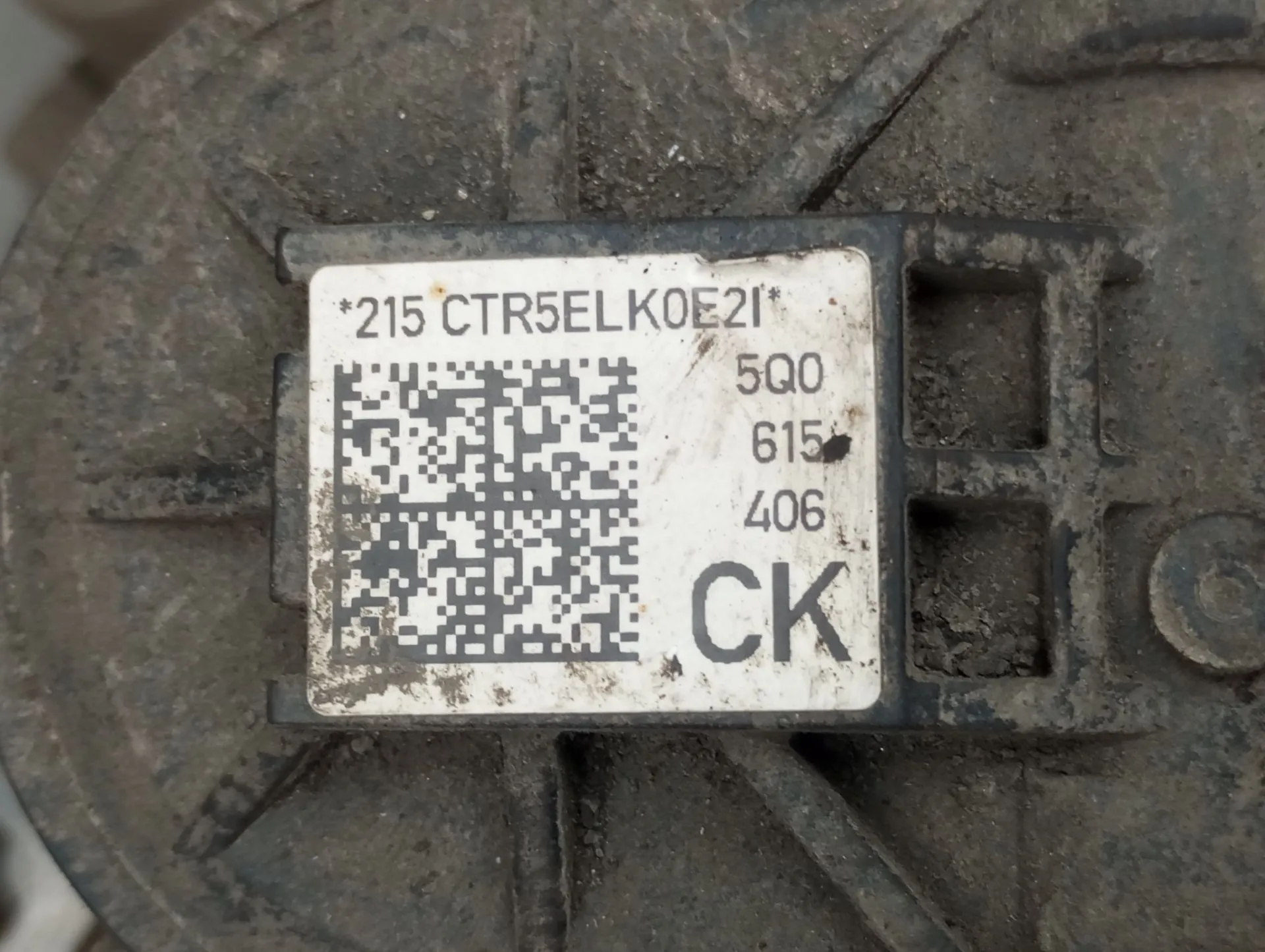 Pinza freno posteriore destra VOLKSWAGEN Golf VII (5G1, BQ1, BE1, BE2) Imagem-2