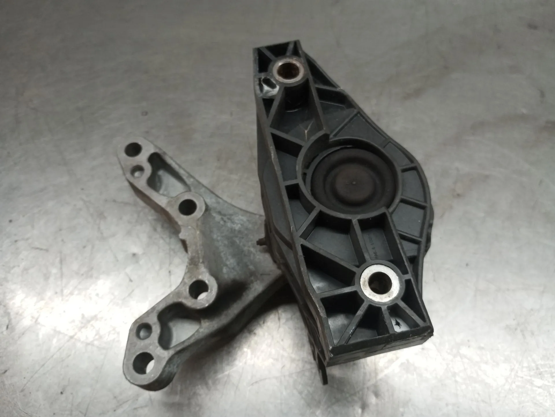 Support Moteur PEUGEOT 208 II Imagem-1