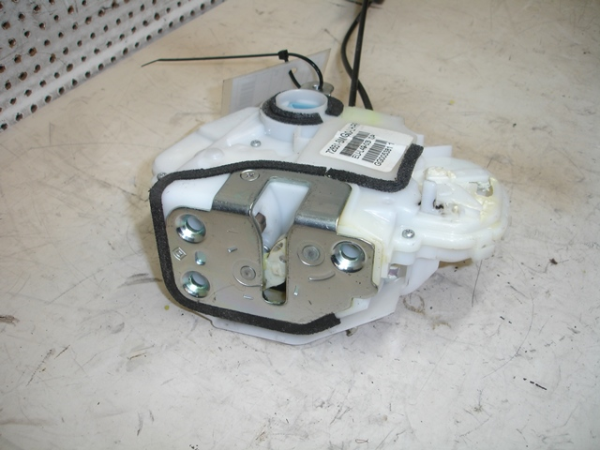 Cerradura / cierre puerta trasera izquierda HONDA Civic VIII Hatchback (FN_, FK_) Imagem-1