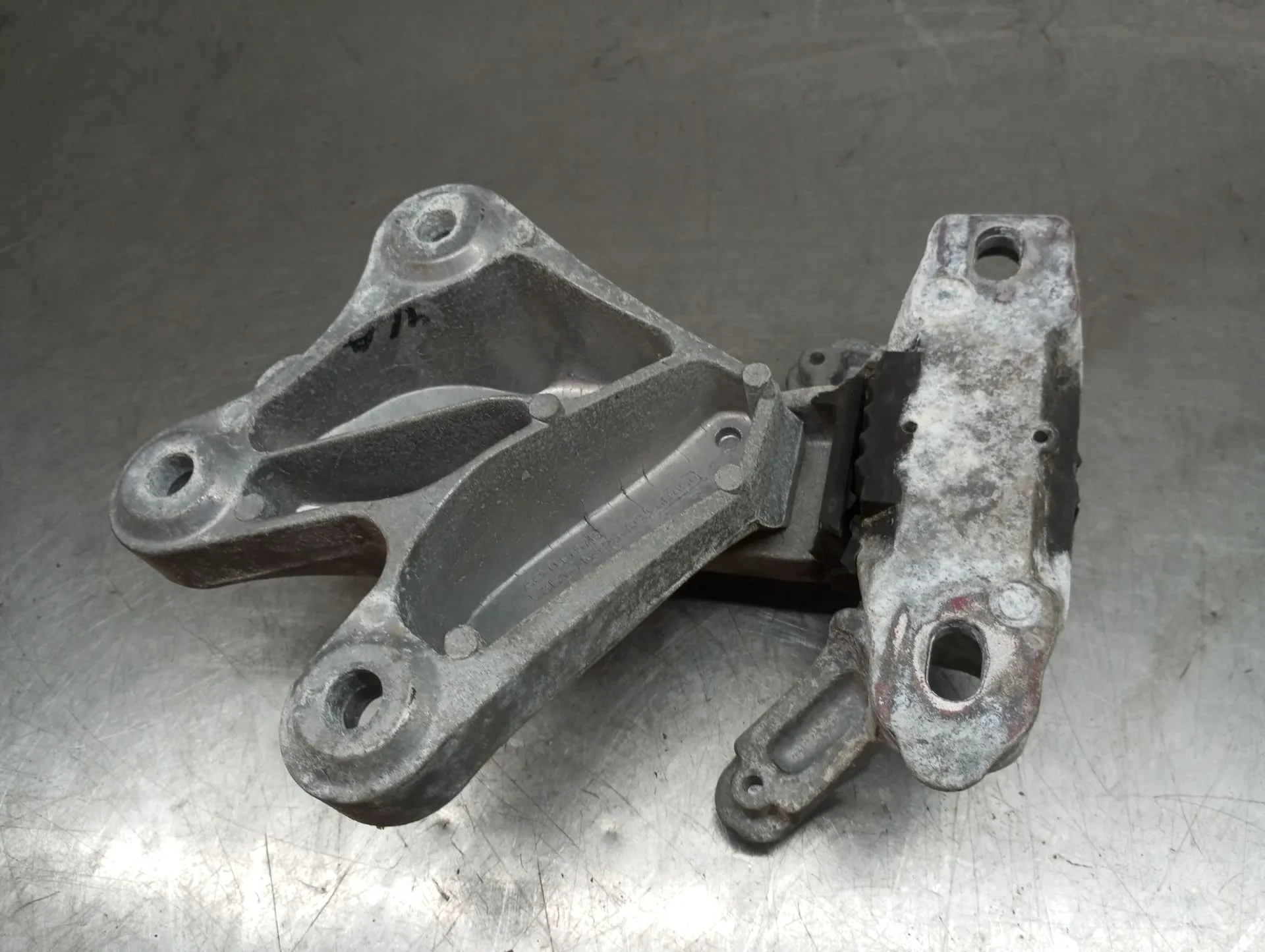 Engine Mount FORD Ka+ Imagem-1