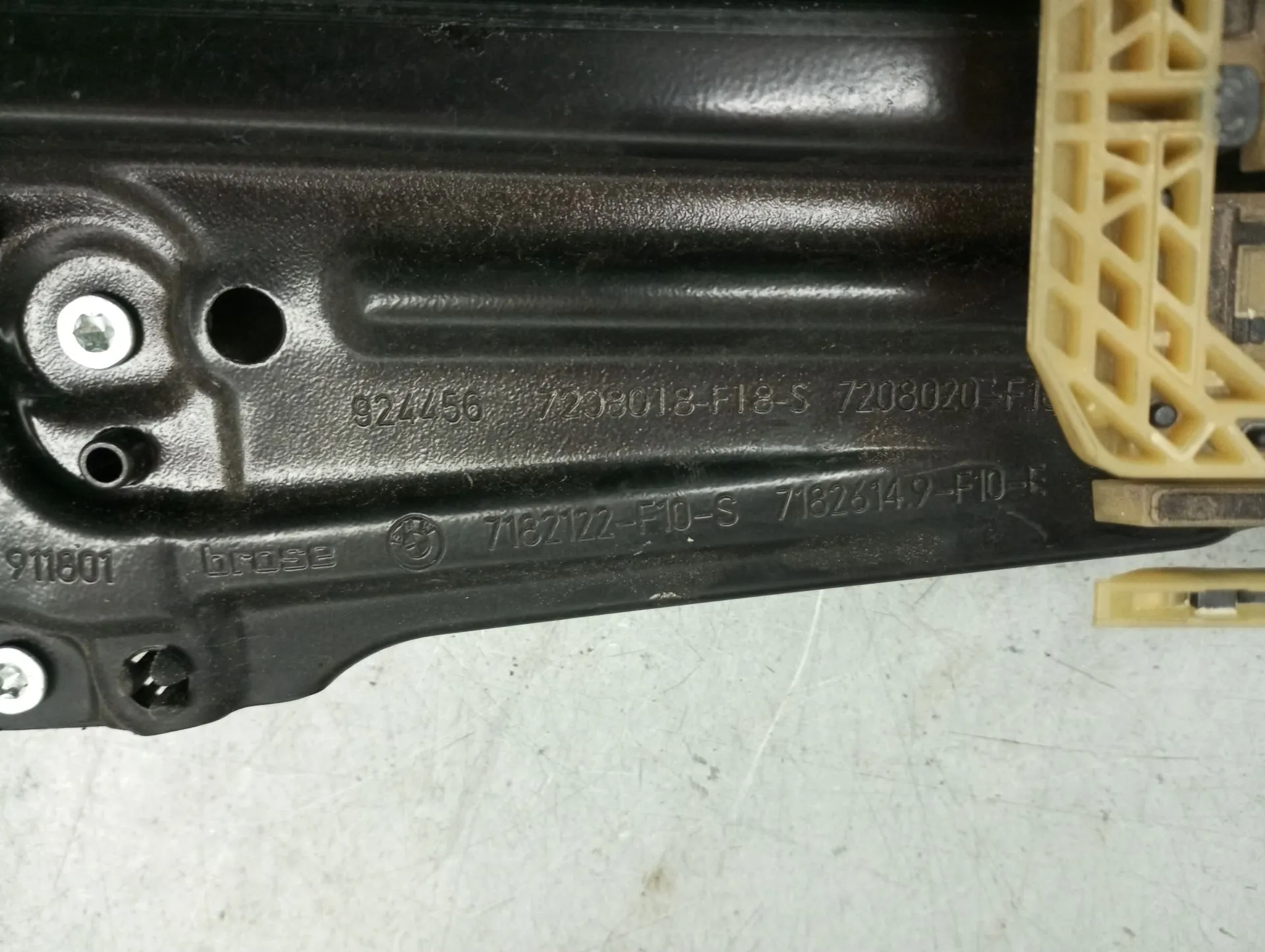 Elevador vidros trás direito BMW 5 Touring (F11) Imagem-4