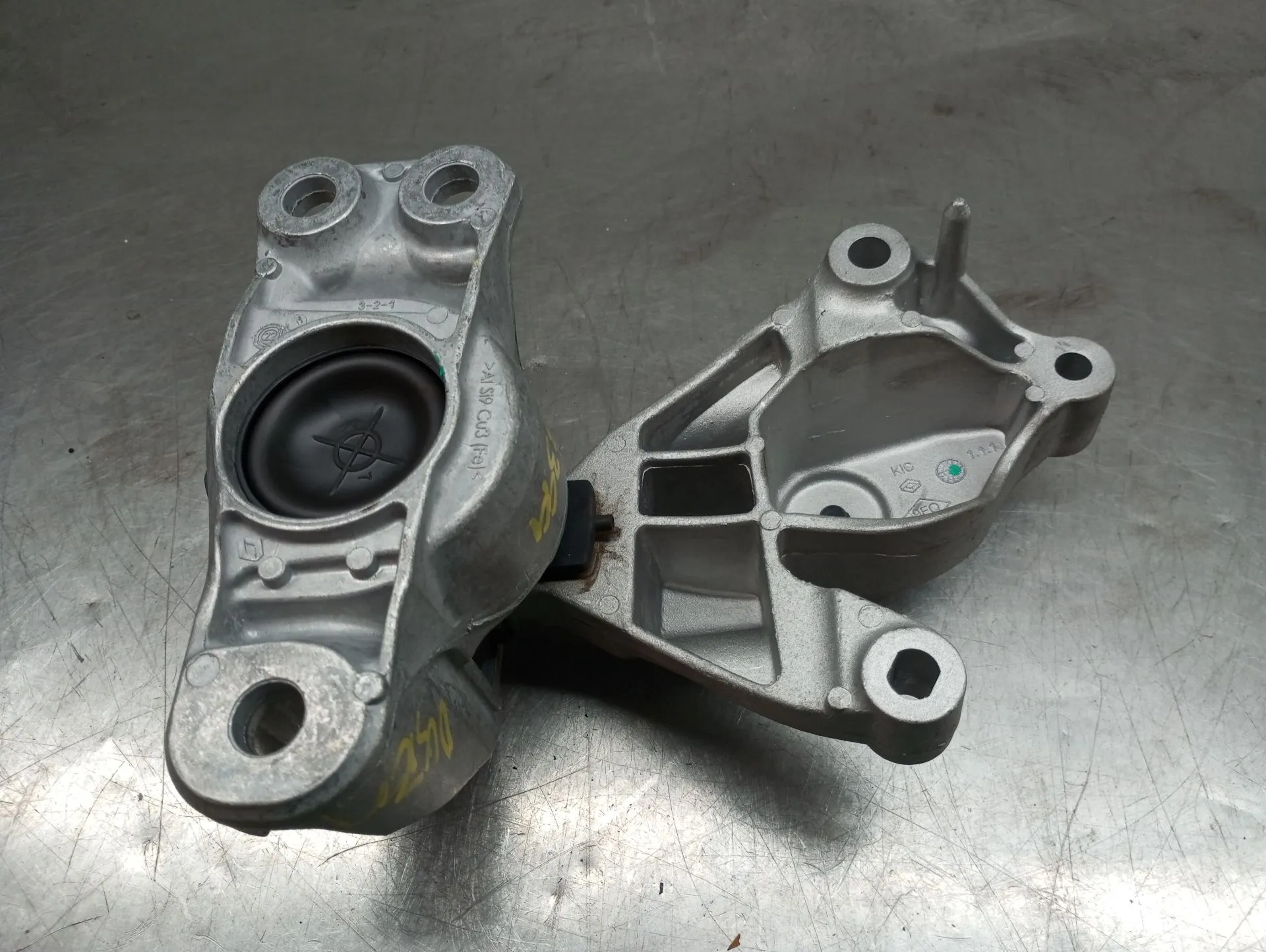 Engine Mount DACIA Duster (HM_) Imagem-1