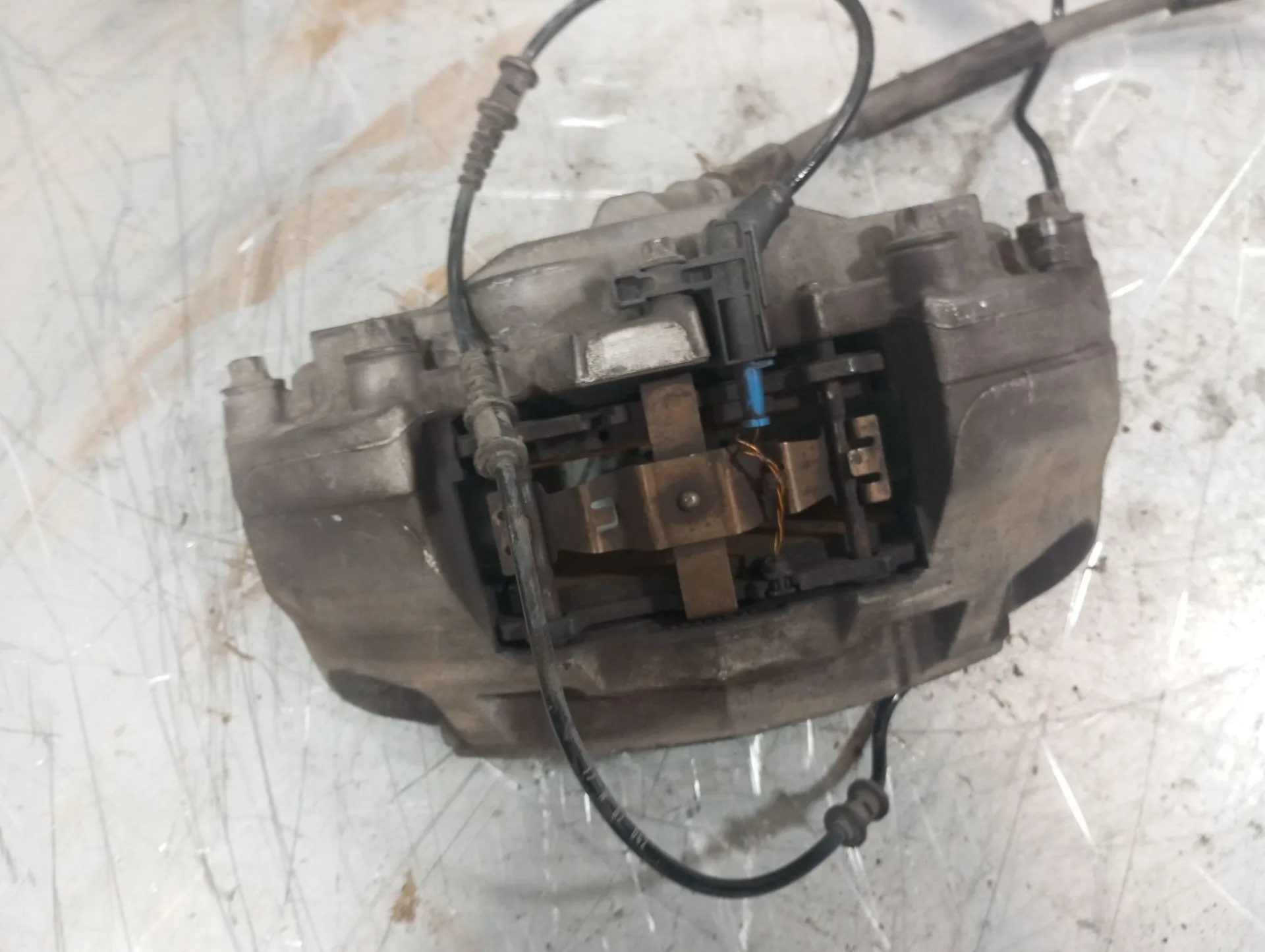 Left front Brake Caliper MERCEDES-BENZ Classe C Coupé (C205) Imagem-2