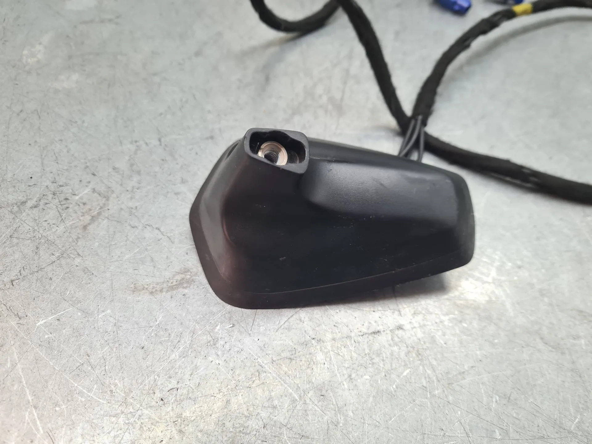 Base dell’antenna DACIA Duster III (P1310) Imagem-2