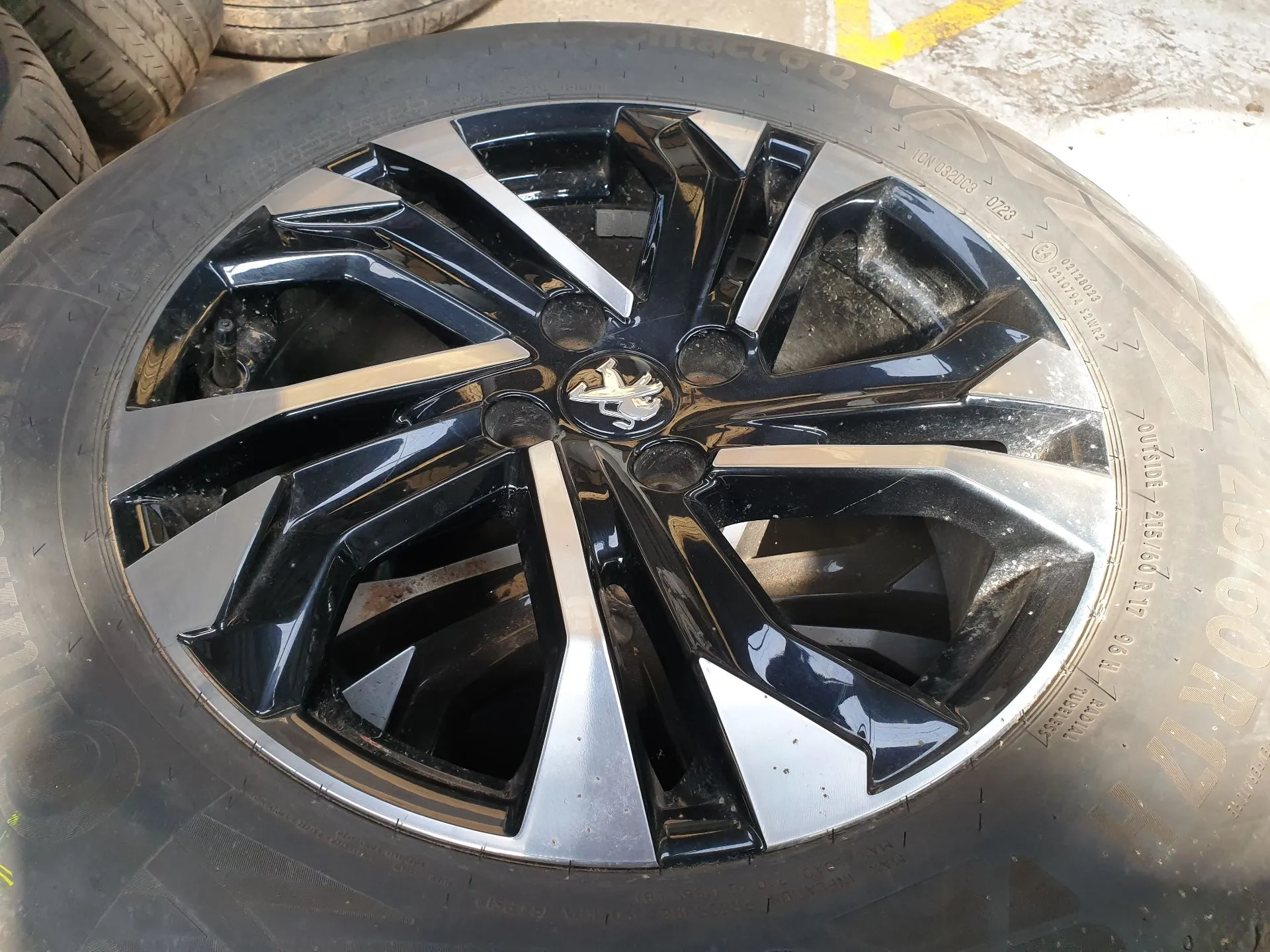 Left front Rim PEUGEOT 2008 II (U_) Imagem-1