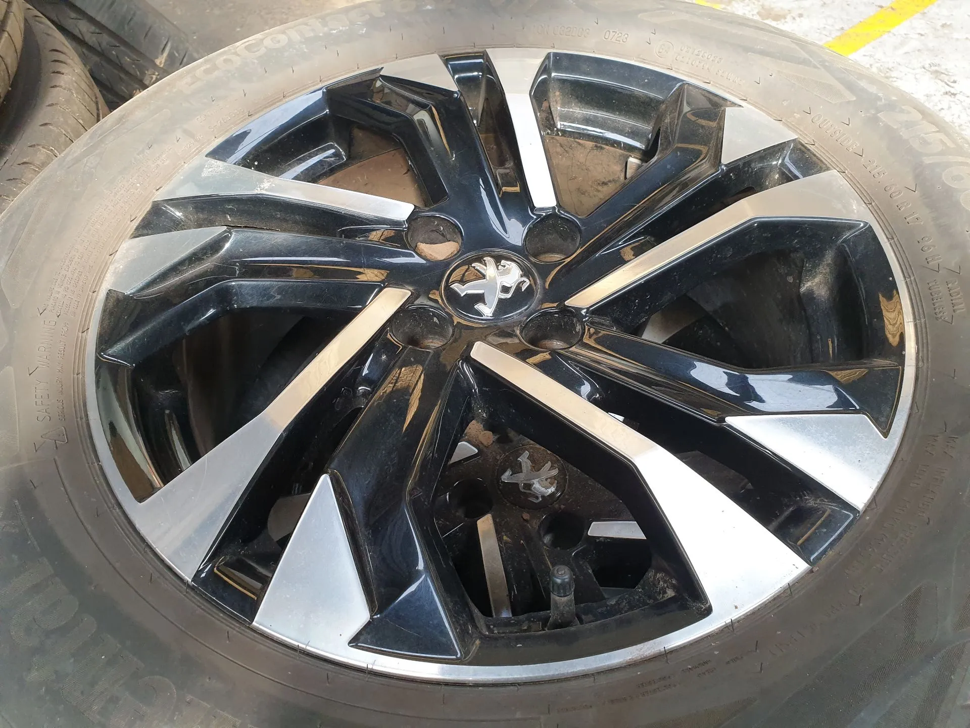 Llanta Trasera Derecha PEUGEOT 2008 II (U_) Imagem-3