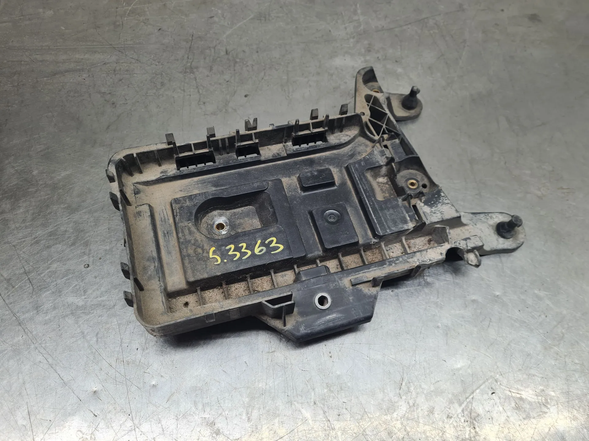 Base / scatola della batteria VOLKSWAGEN Caddy III (2K, 2C)