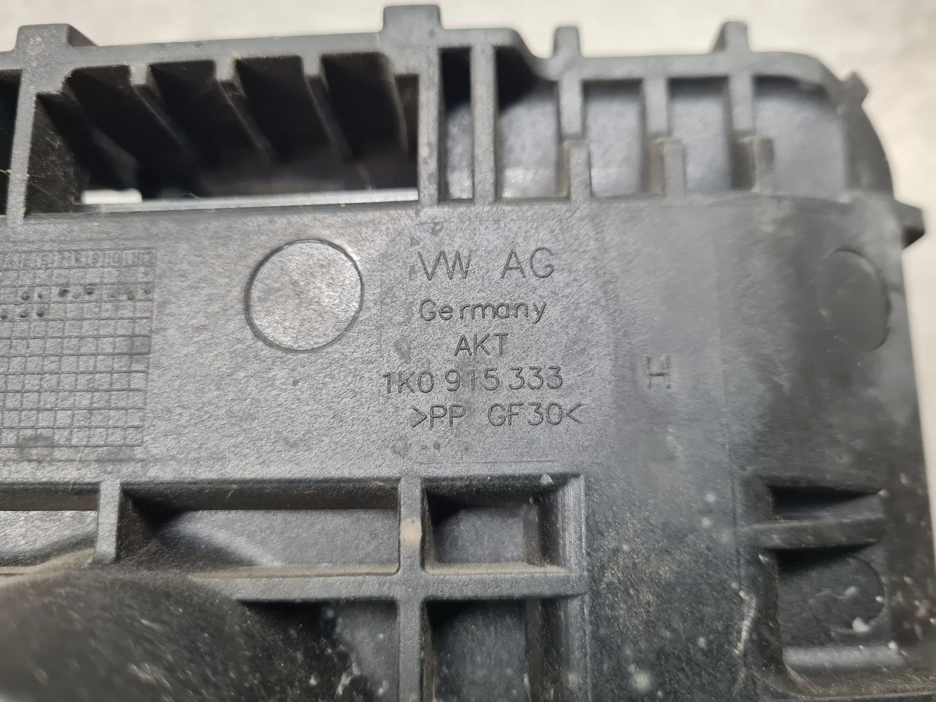 Boîtier de batterie VOLKSWAGEN Caddy III (2K, 2C) Imagem-3