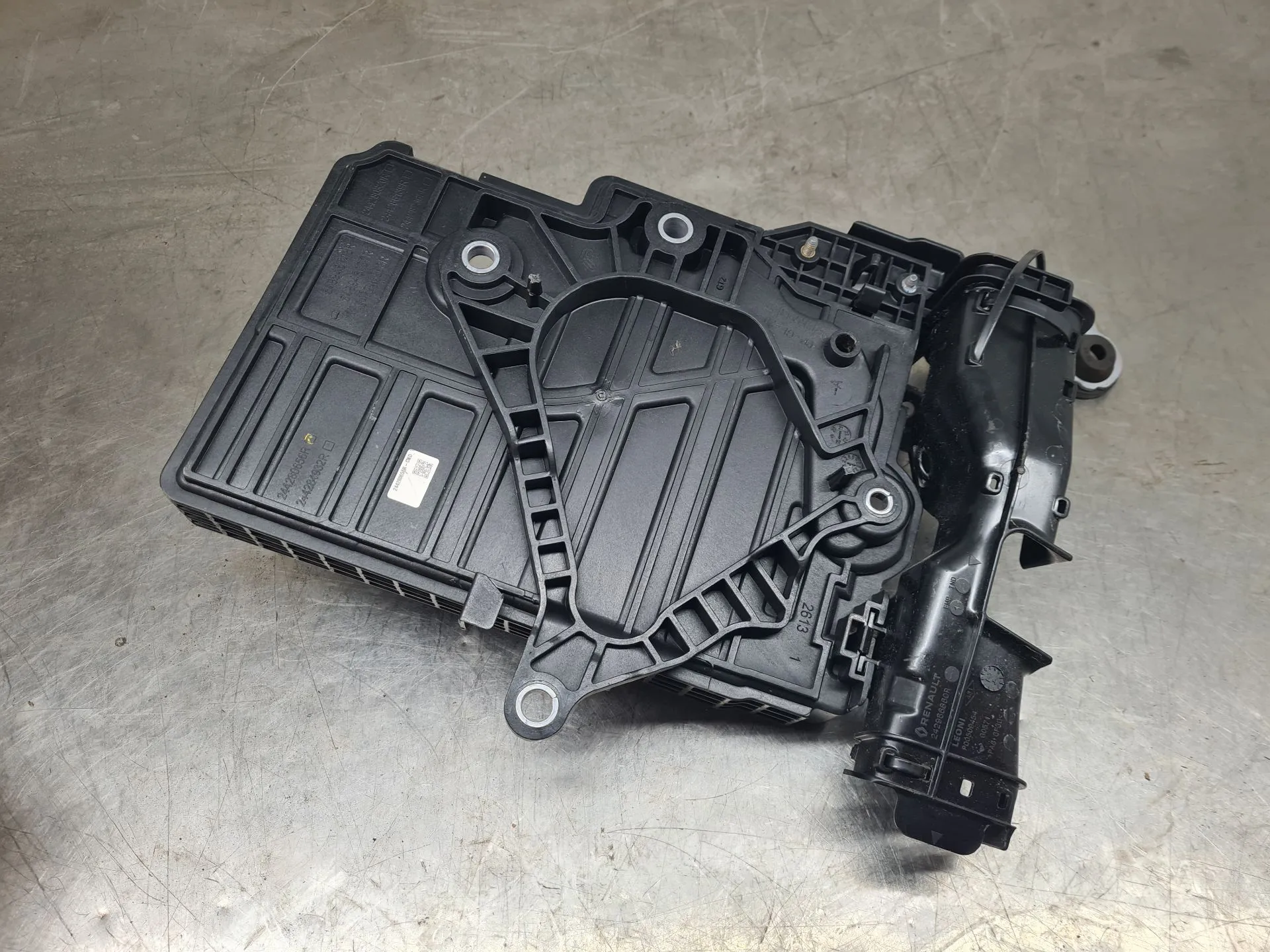 Battery box DACIA Sandero III Imagem-1