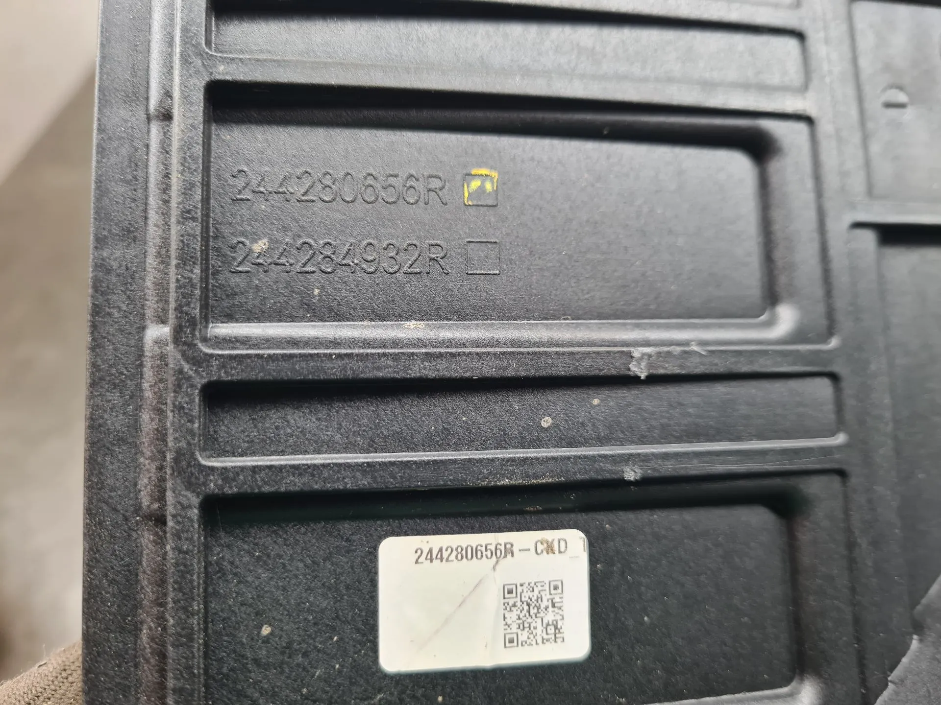 Battery box DACIA Sandero III Imagem-4
