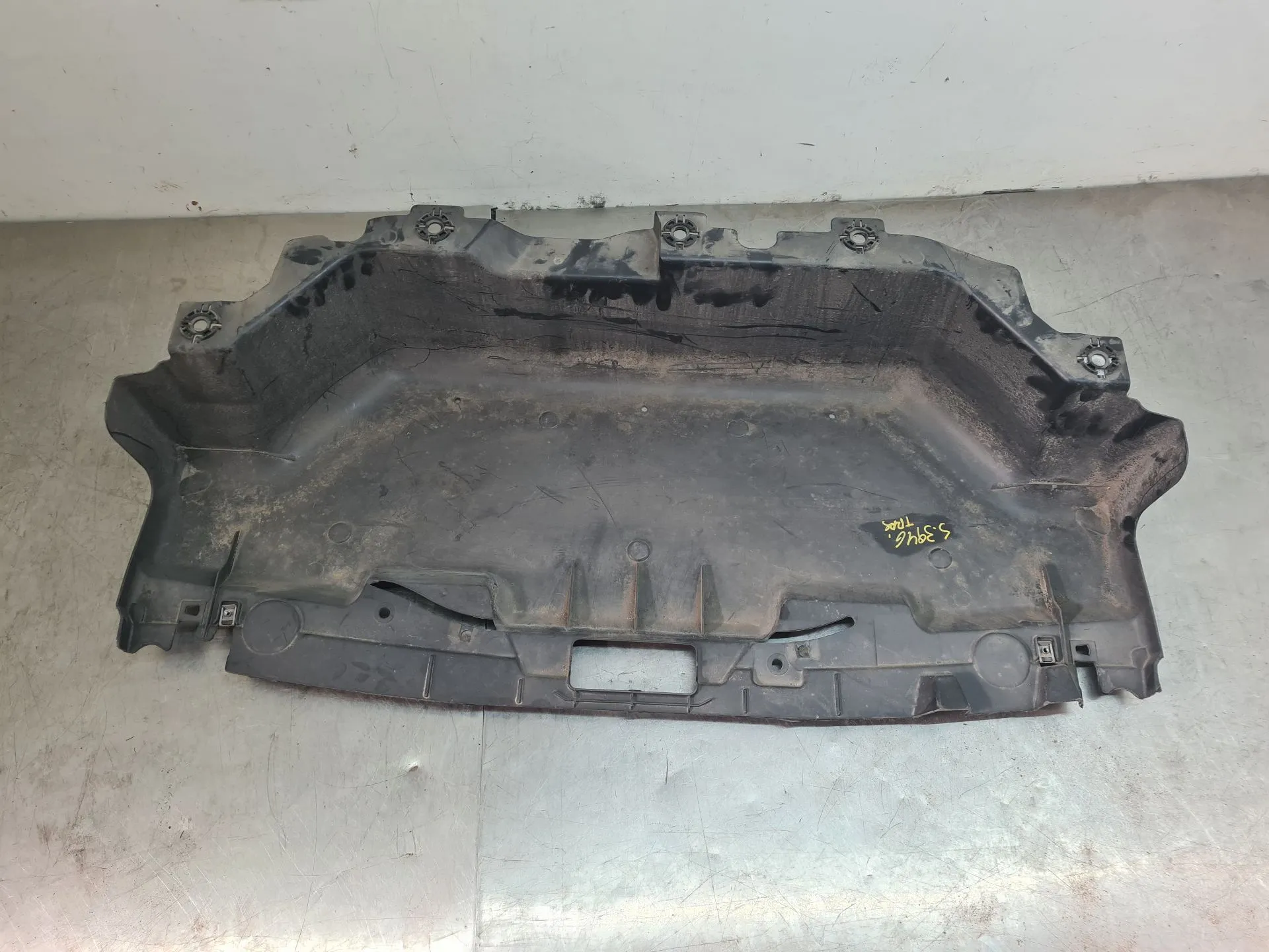 Cubrecarters inferior de la carrocería PEUGEOT 208 II