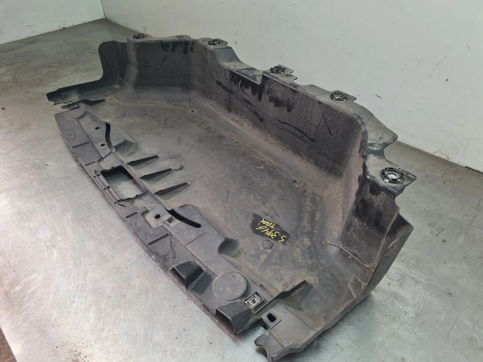 Underbody shielding PEUGEOT 208 II Imagem-1
