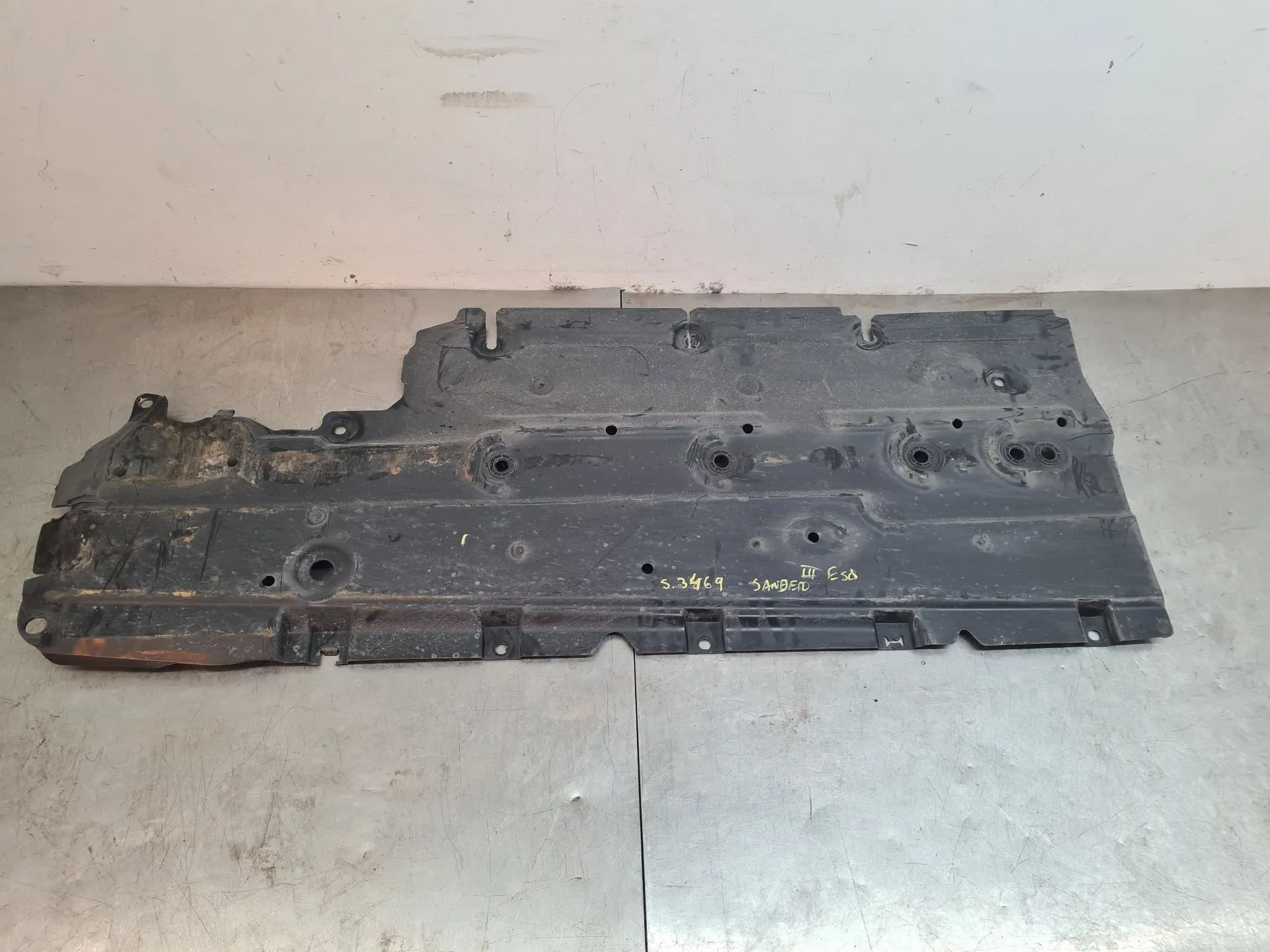 Cubrecarters inferior de la carrocería DACIA Sandero III