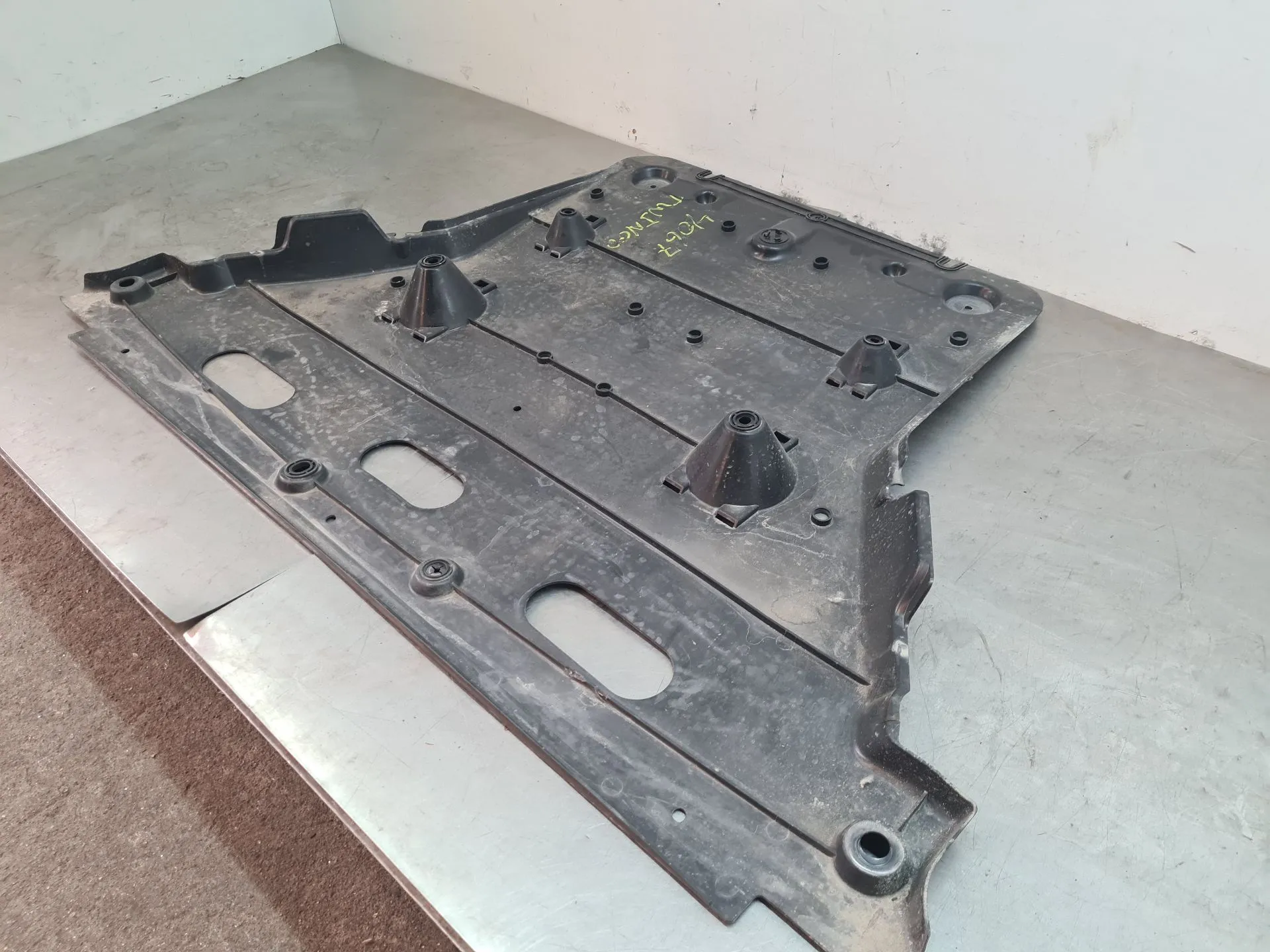 Protezione inferiore della carrozzeria RENAULT Twingo III (BCM_) Imagem-1