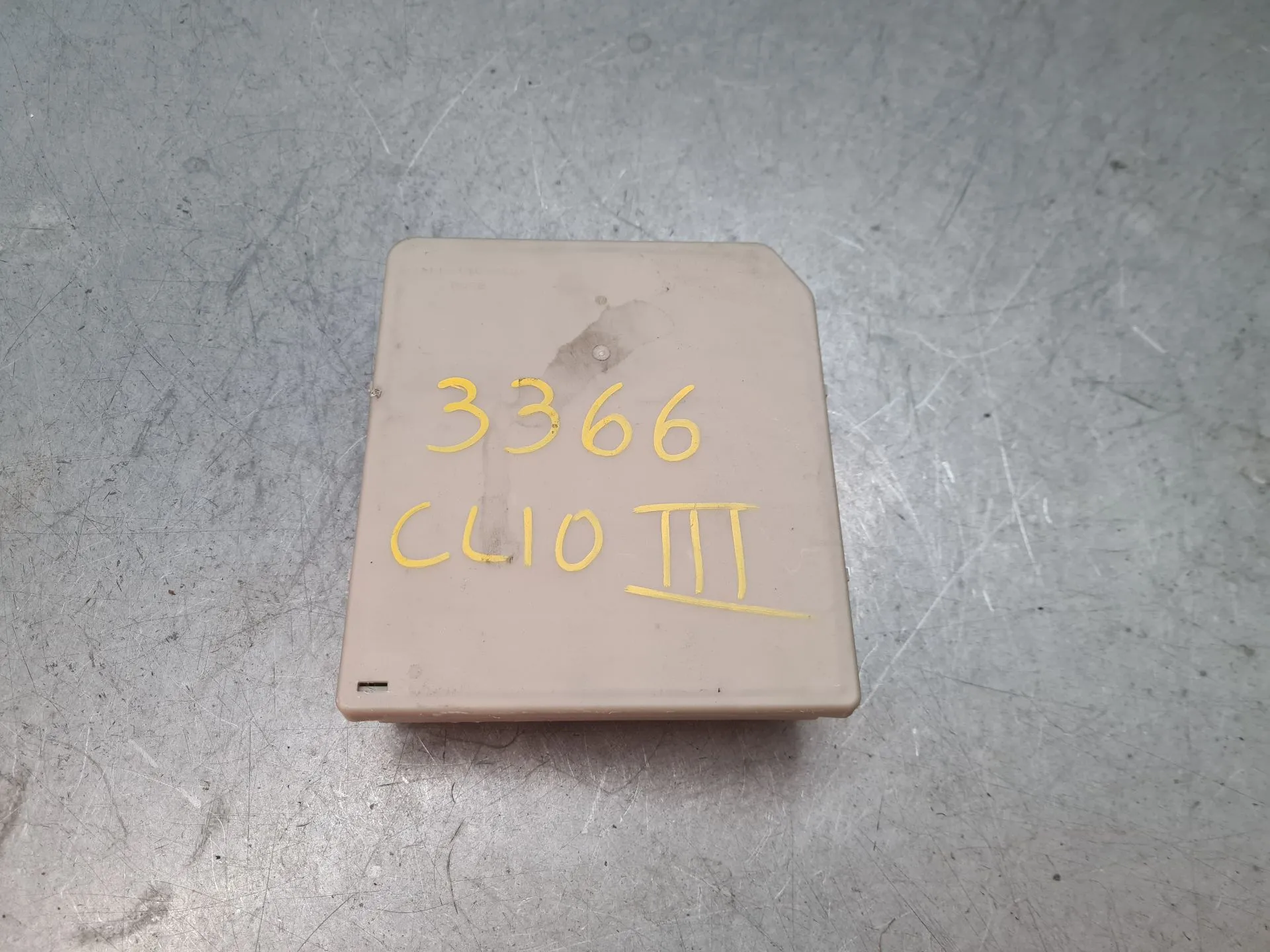 Caja fusibles / SAM / BSI RENAULT Clio III (BR0/1, CR0/1)