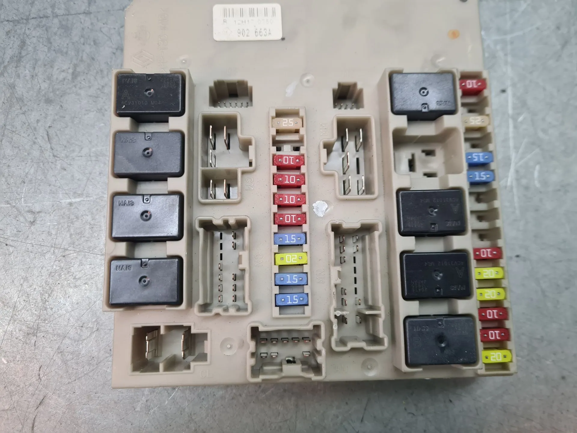 Caja fusibles / SAM / BSI RENAULT Clio III (BR0/1, CR0/1) Imagem-3