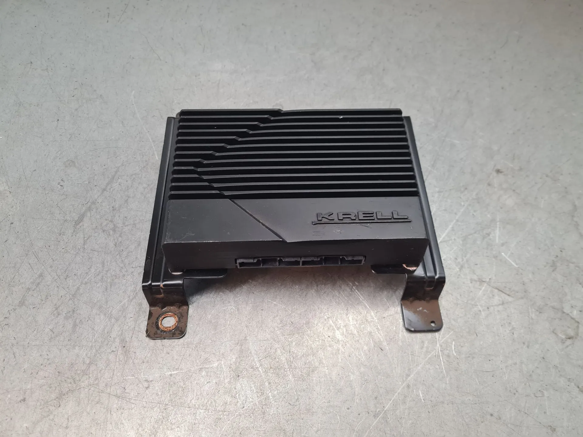 Amplificador de Altavoz HYUNDAI Santa Fé IV (TYM)
