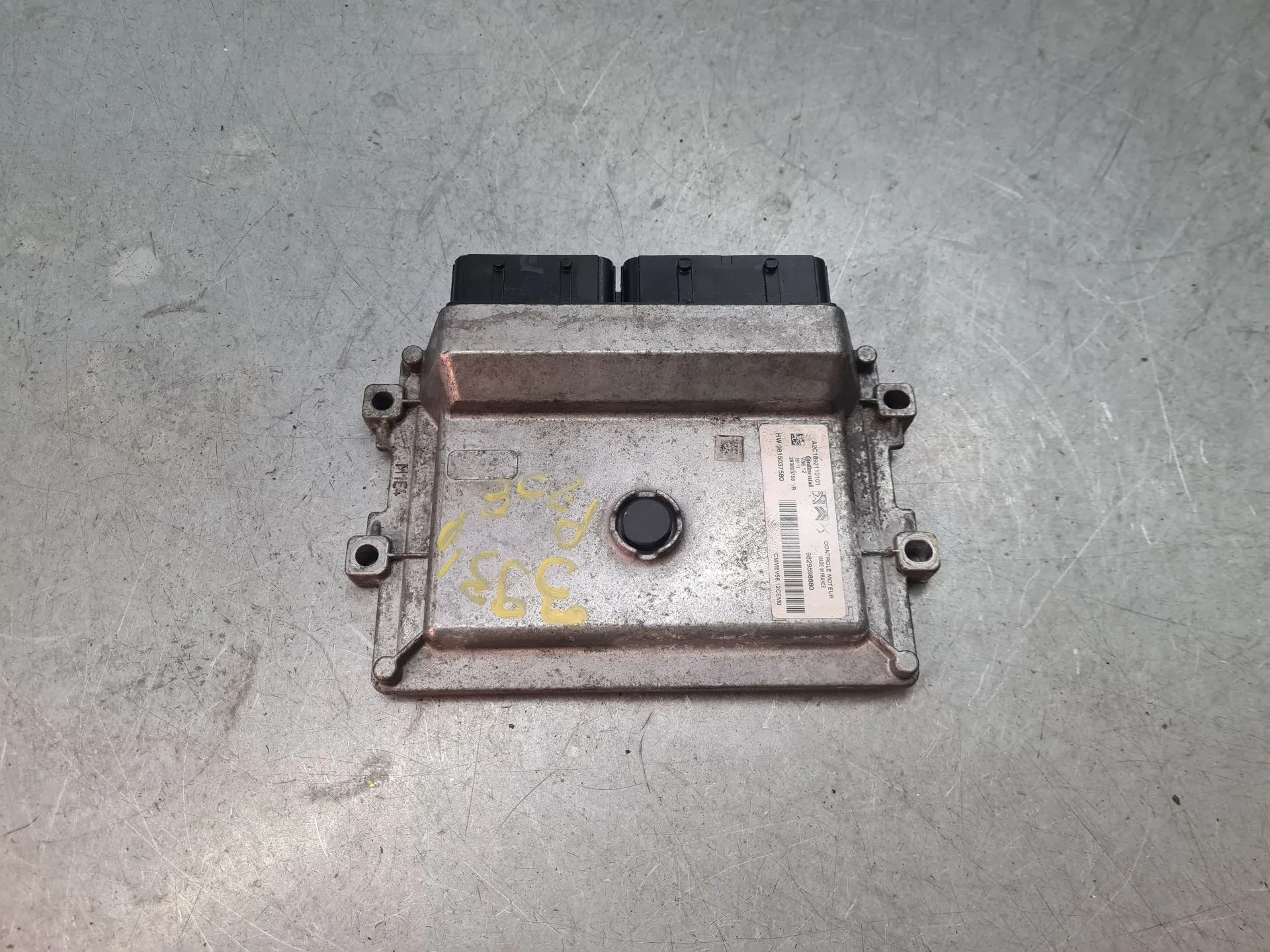 Engine control unit / ECU RENAULT Twingo III (BCM_)