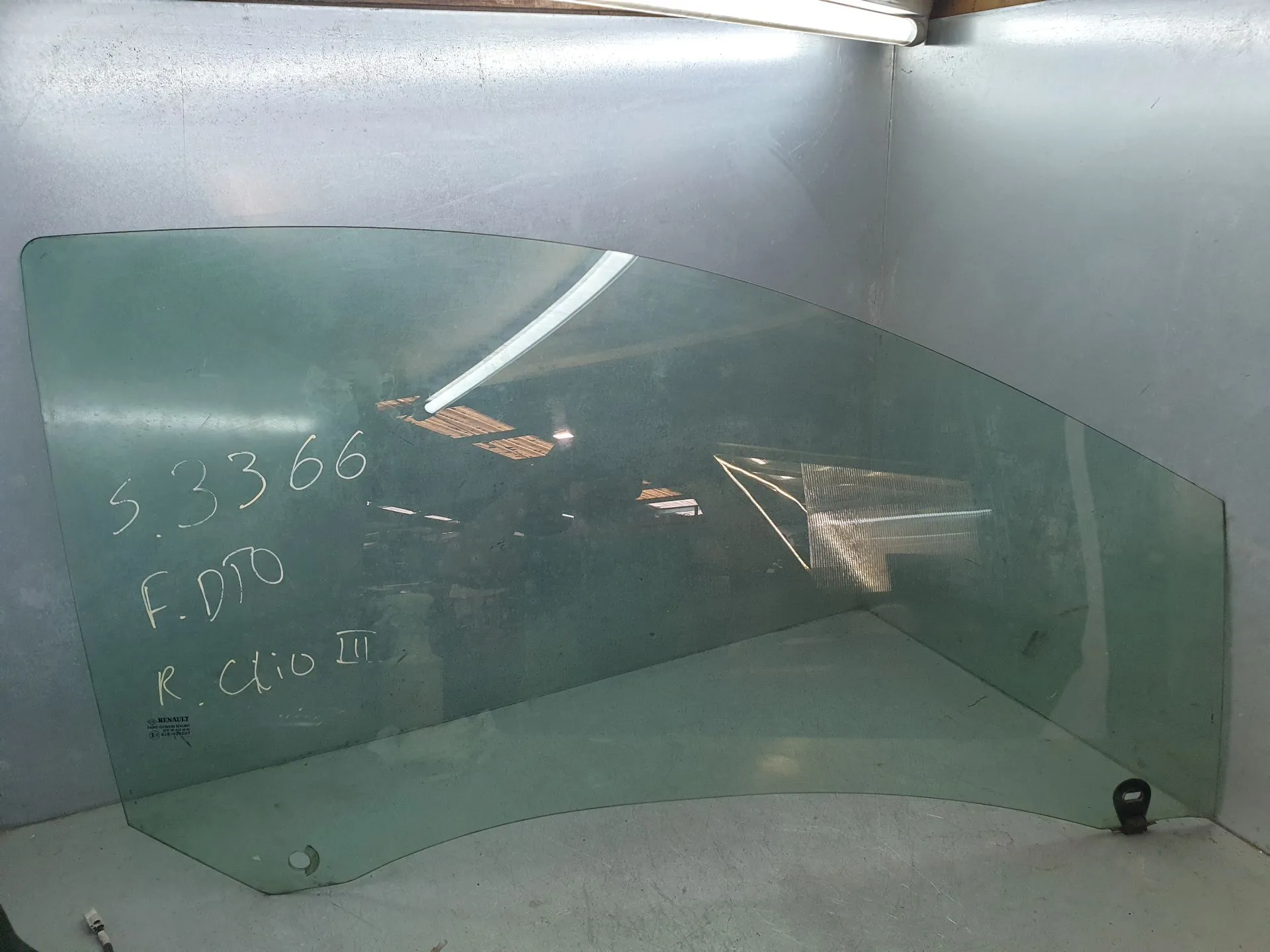 Vetro porta anteriore destra RENAULT Clio III (BR0/1, CR0/1)