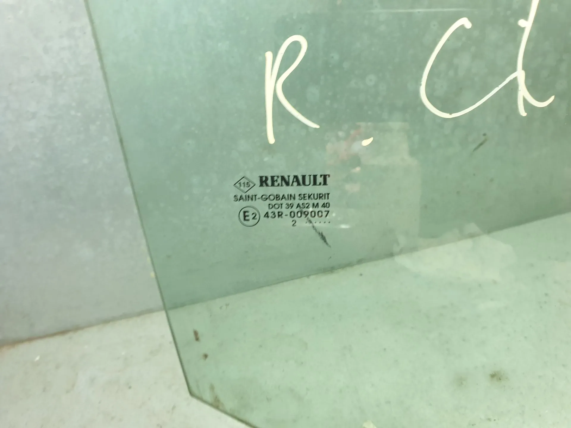 Right front door glass RENAULT Clio III (BR0/1, CR0/1) Imagem-1