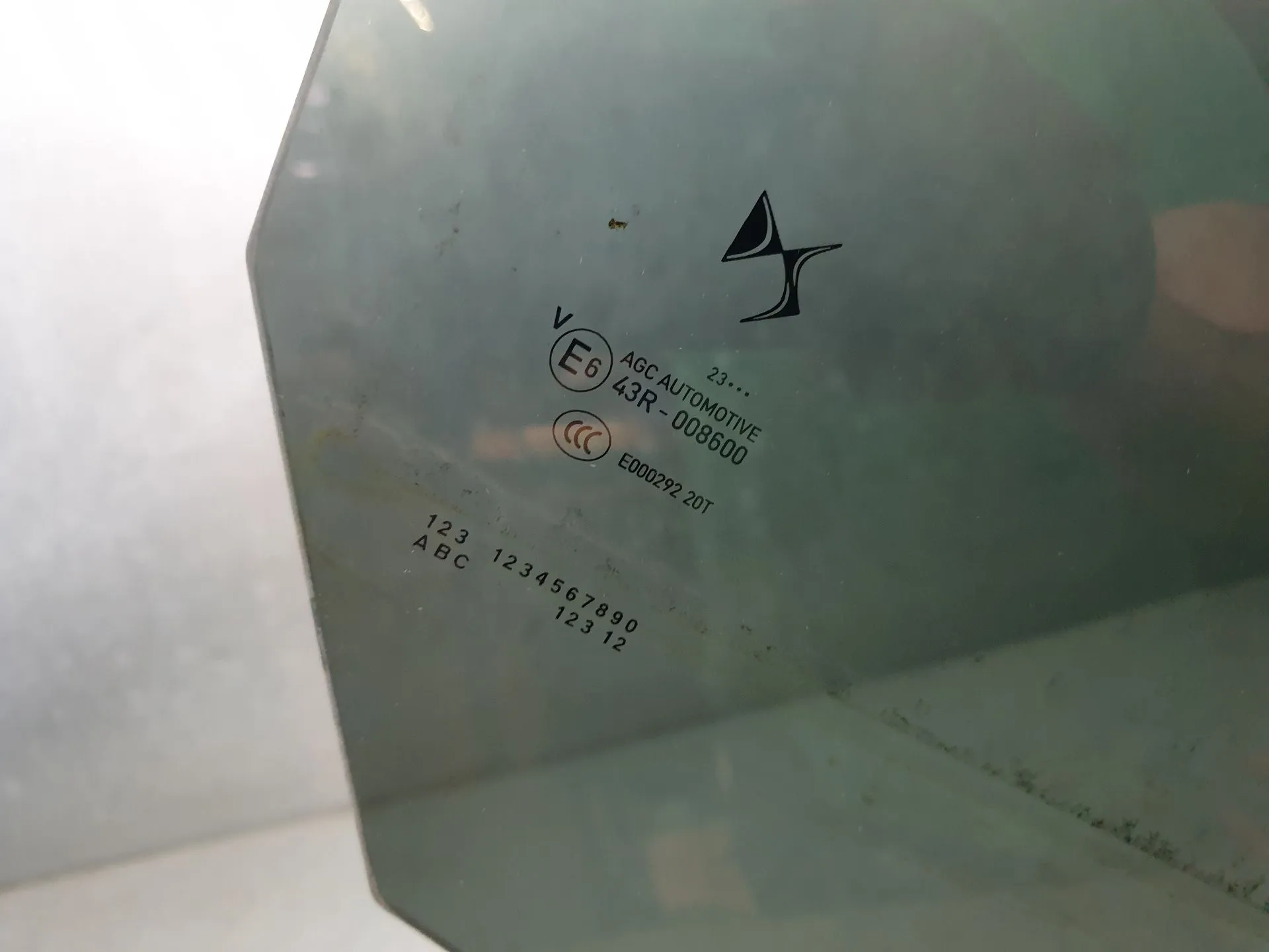 Vitre porte arrière Droite DS DS3 Crossback Imagem-1