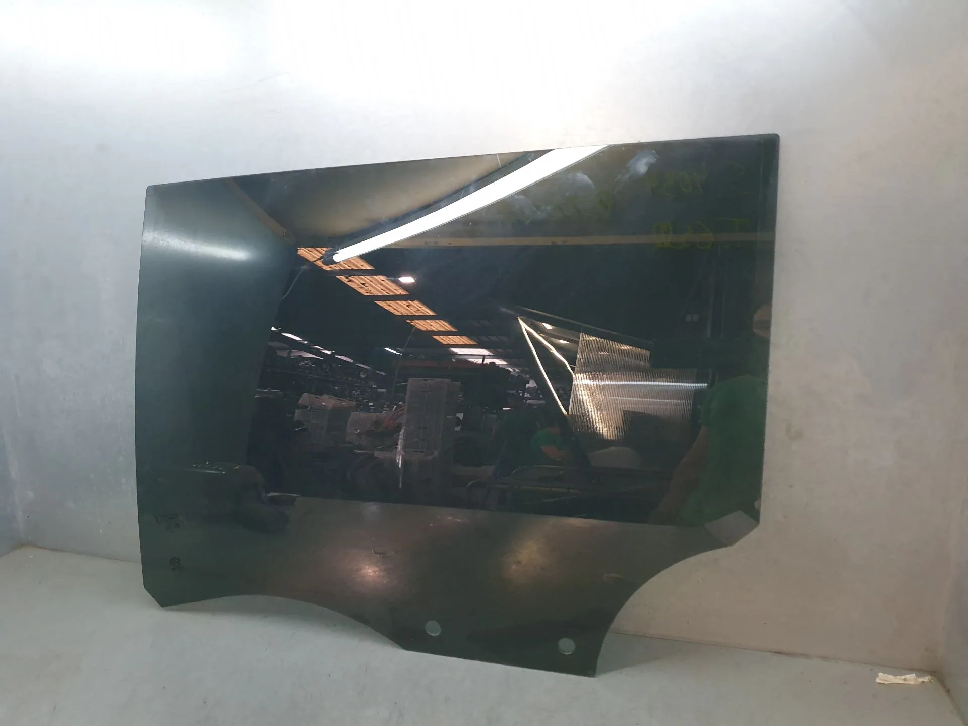 Left rear door glass PEUGEOT 2008 II (U_)