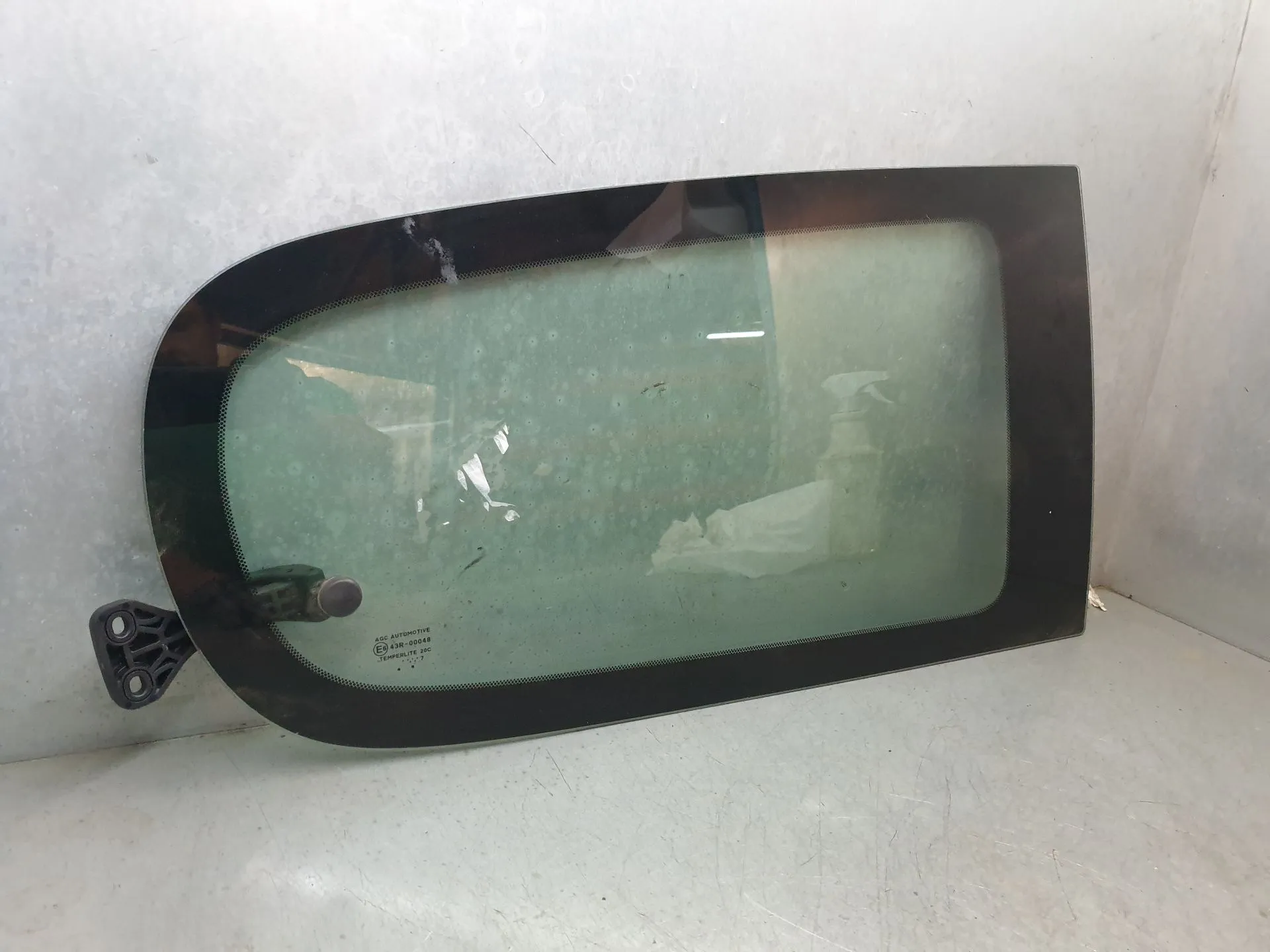 Right rear door glass PEUGEOT 108
