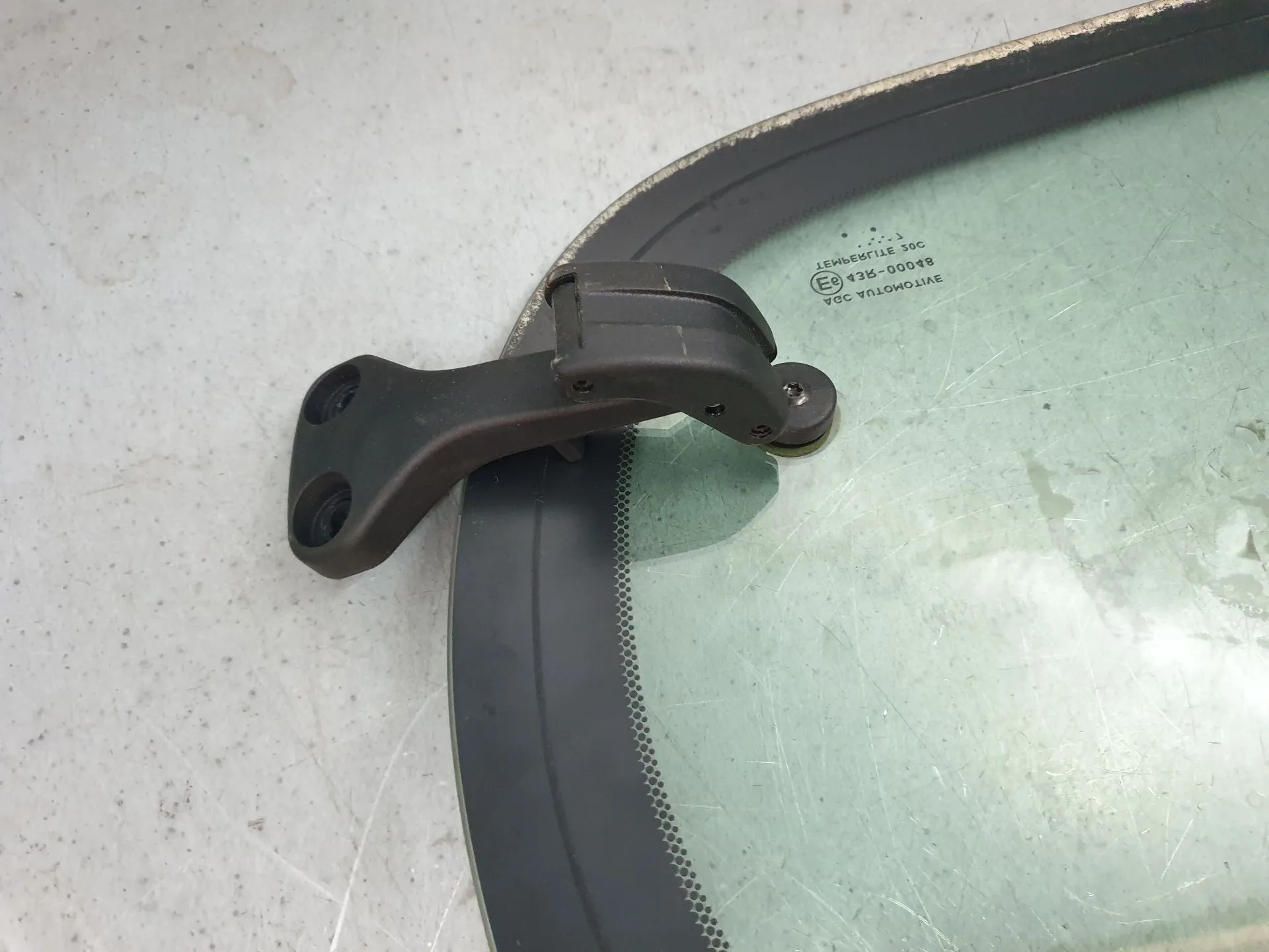 Right rear door glass PEUGEOT 108 Imagem-2