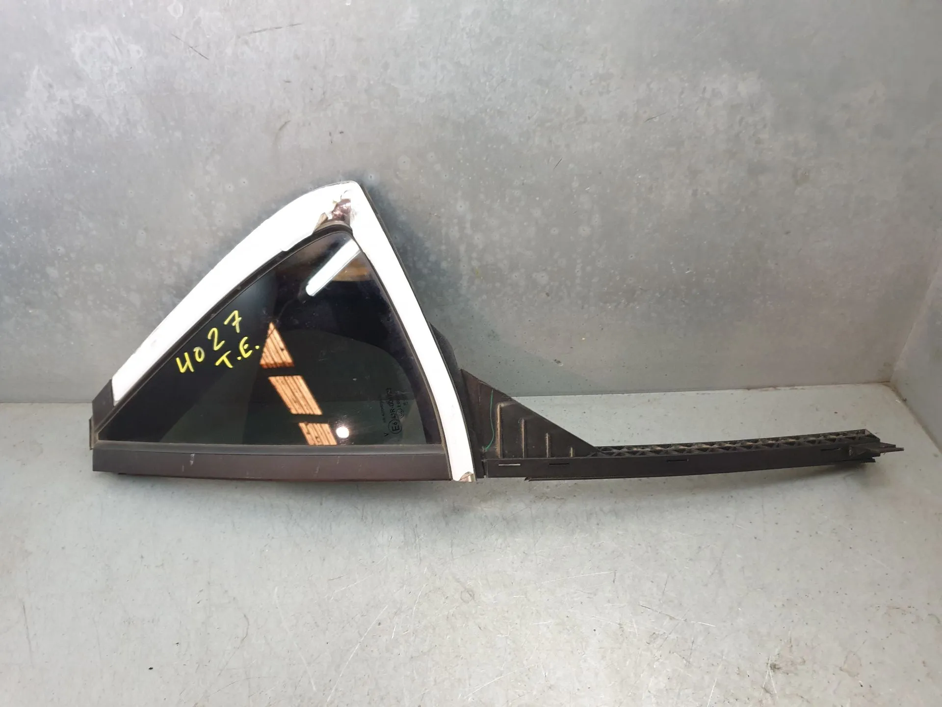 Vetro triangolare porta posteriore sinistra OPEL Corsa F