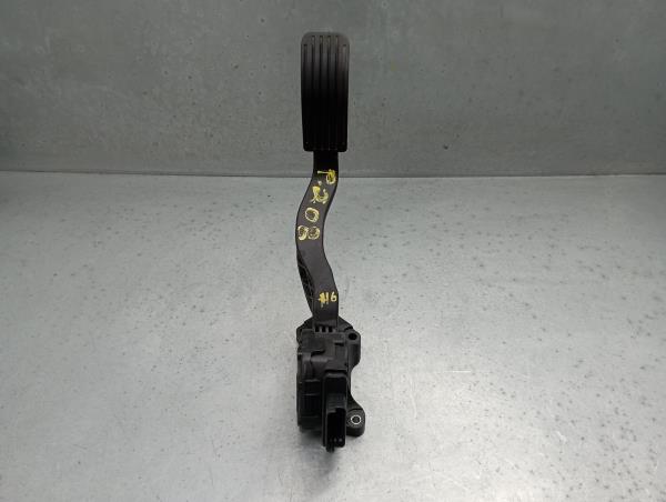 Pedal acelerador PEUGEOT 208