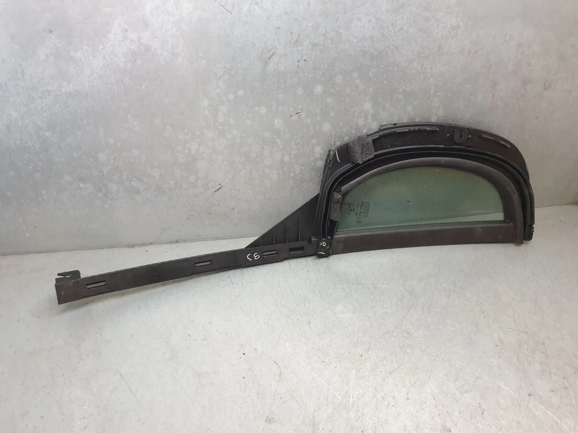 Vidrio triangular puerta Trasero Izquierdo PEUGEOT 208 II Imagem-2