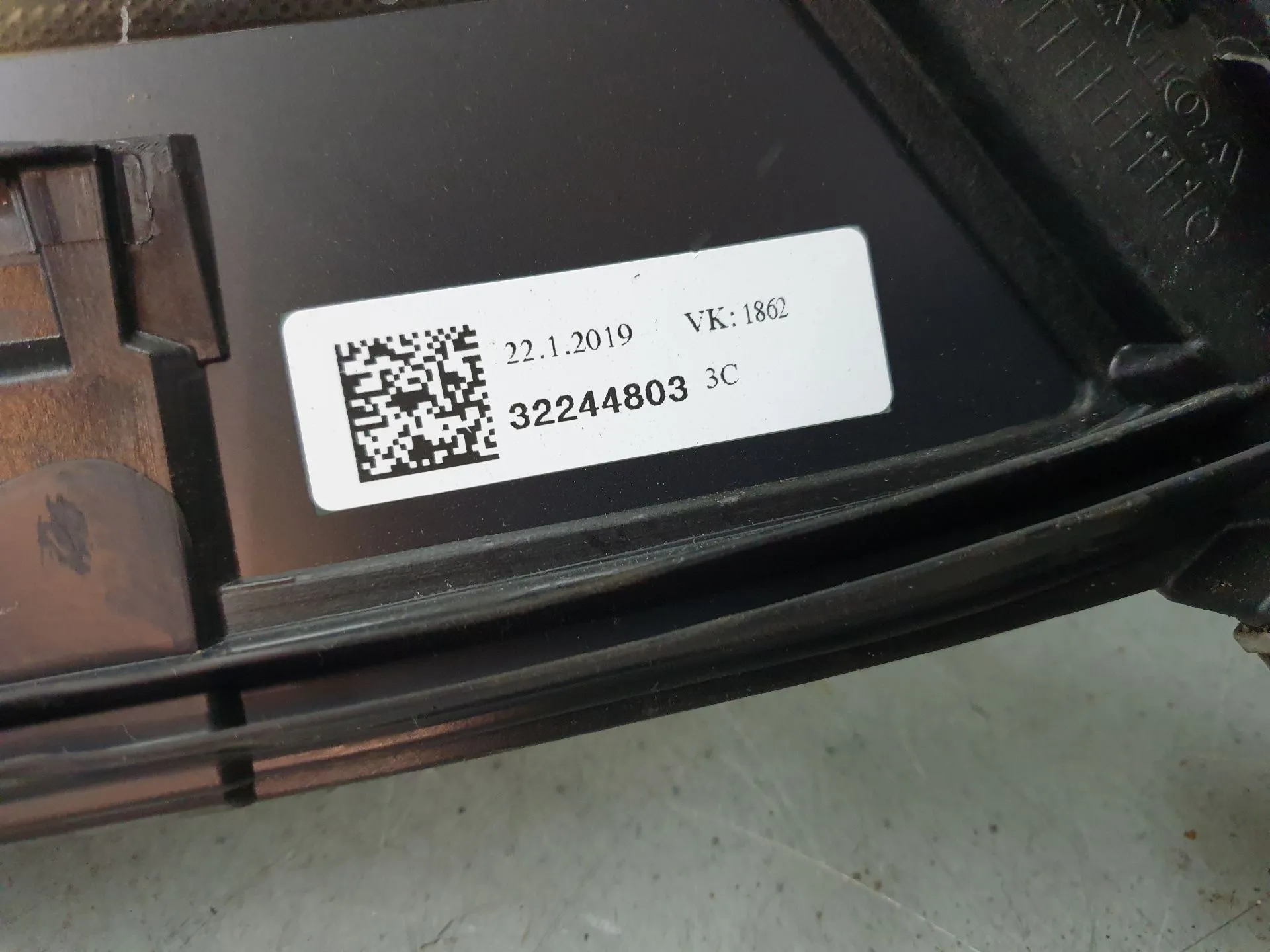 Vidro triangular da porta trás esquerdo VOLVO XC40 (536) Imagem-2