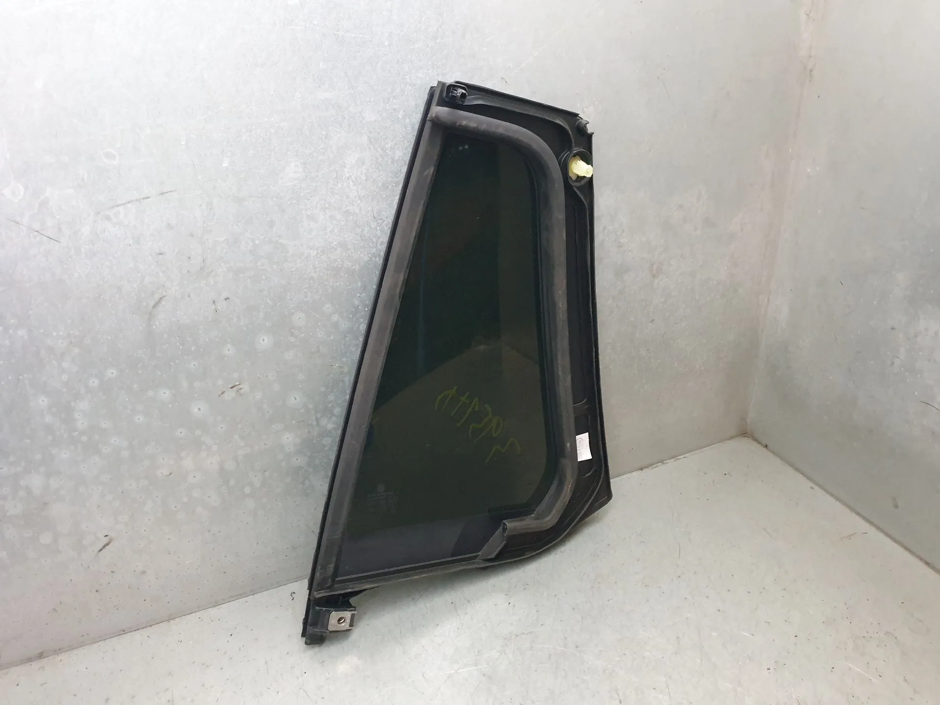 Right rear triangle window VOLKSWAGEN Golf VIII Variant (CG5) Imagem-2
