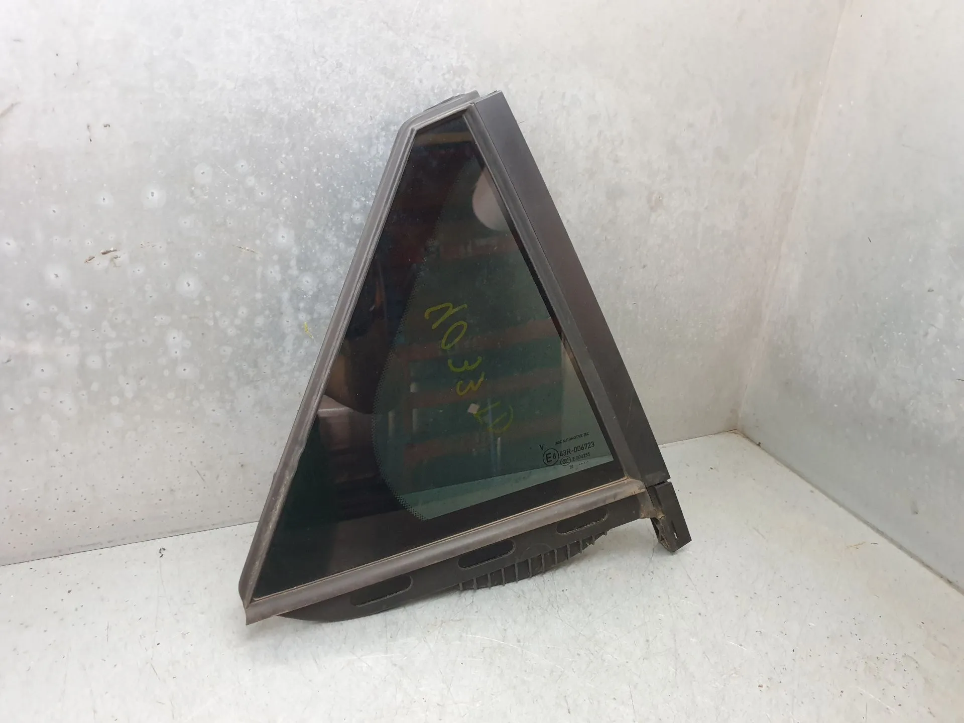Vetro triangolare porta posteriore destra PEUGEOT 2008 II (U_)