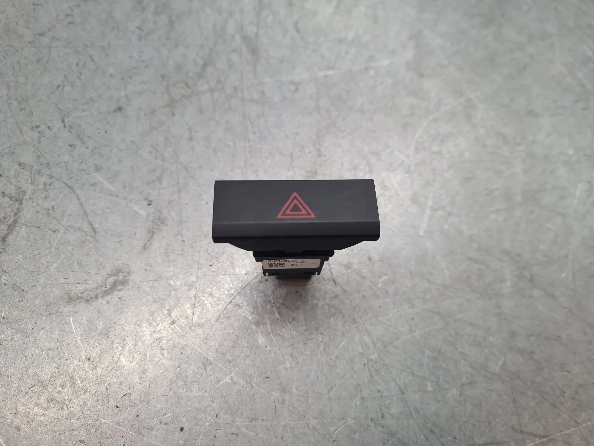 Pulsanti luci di emergenza SEAT Ateca (KH7)
