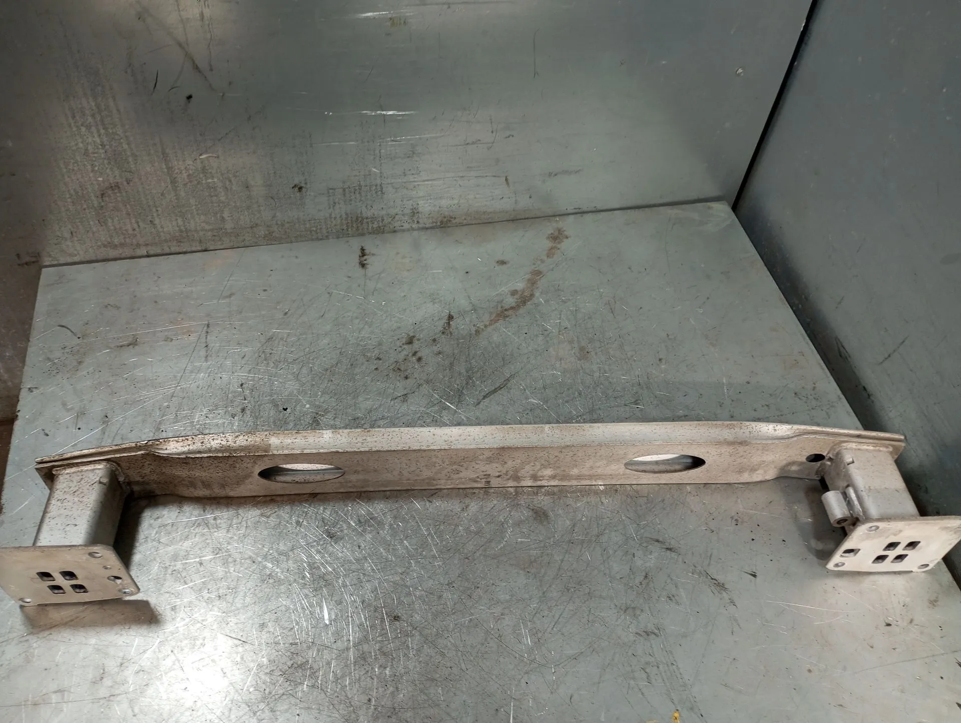 Rinforzo paraurti posteriore PEUGEOT Expert Imagem-1
